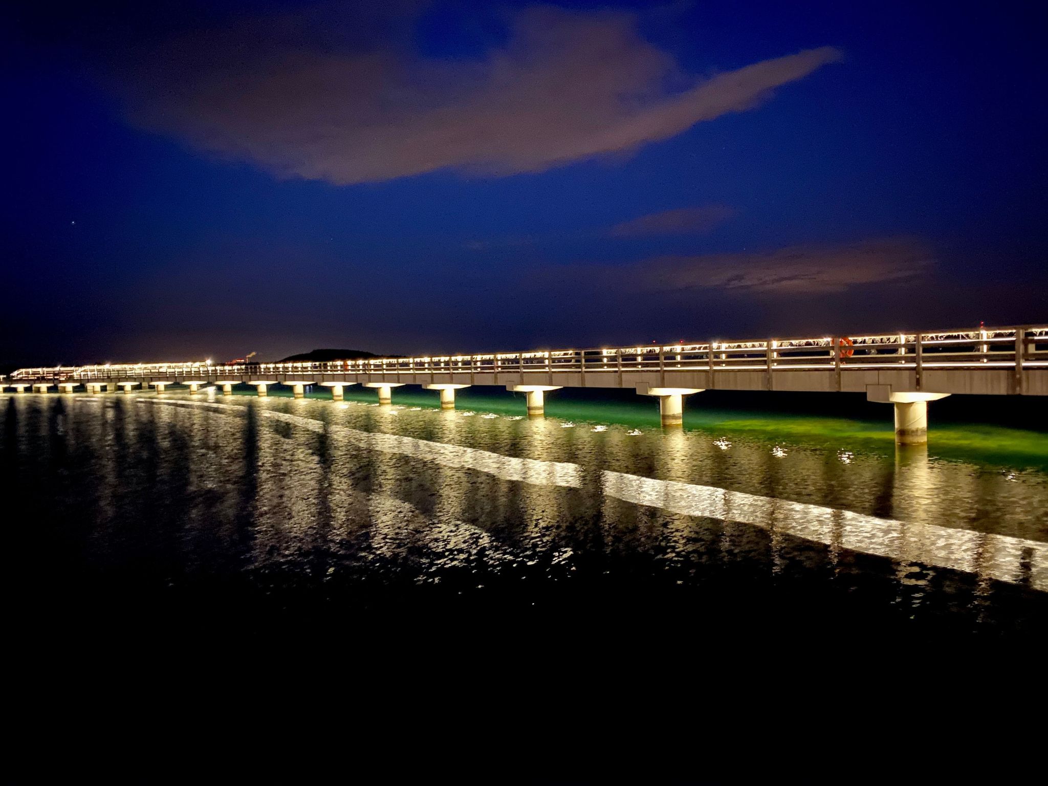 Yacht Overtime im Hafen der Marina Braunsbedra-Outside