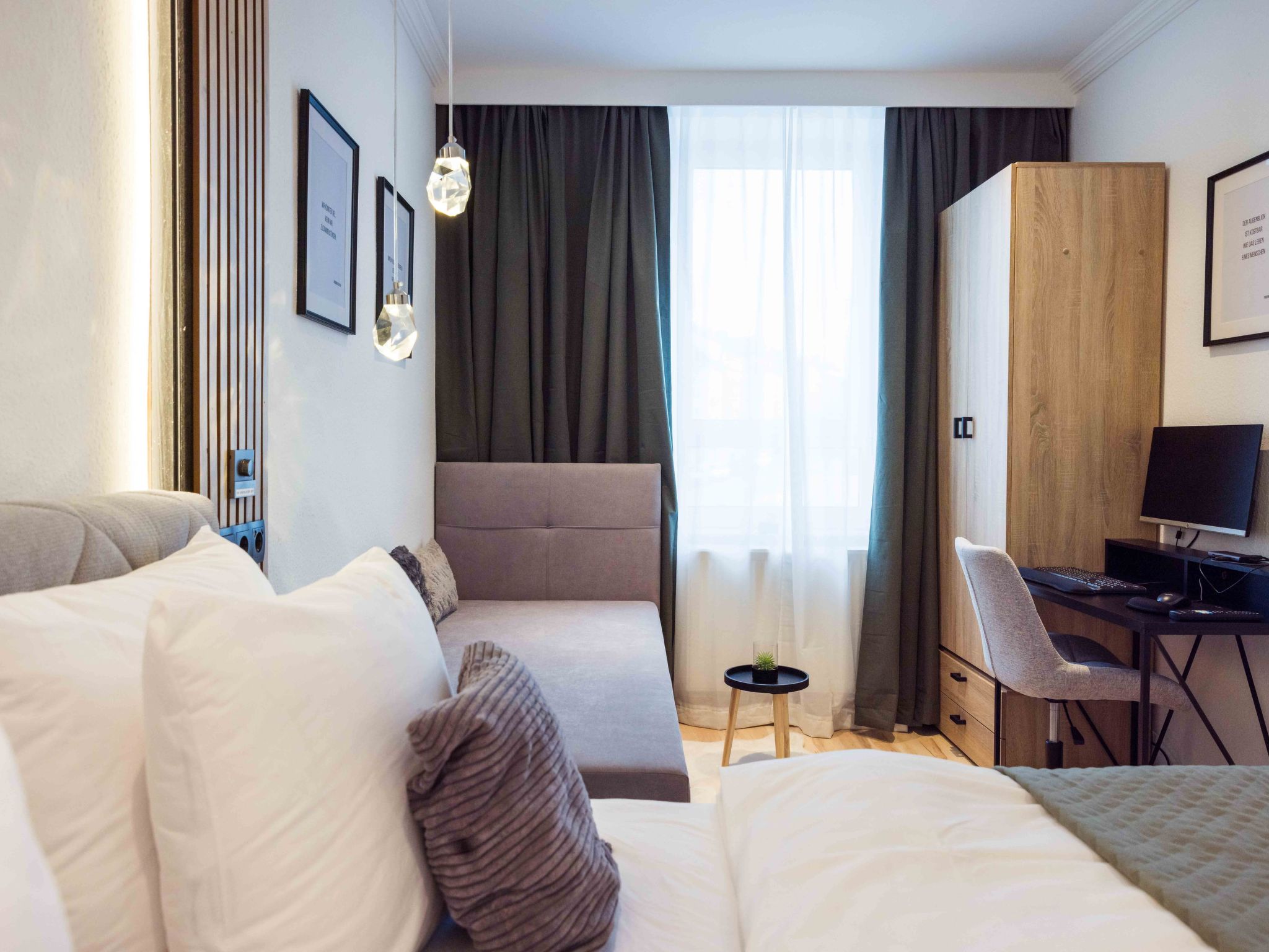 Appartement Schiller Apartment im Zentrum von Hof. Küche, Parkplatz, 250MBit Wlan – Chambre, photo 15 sur 57