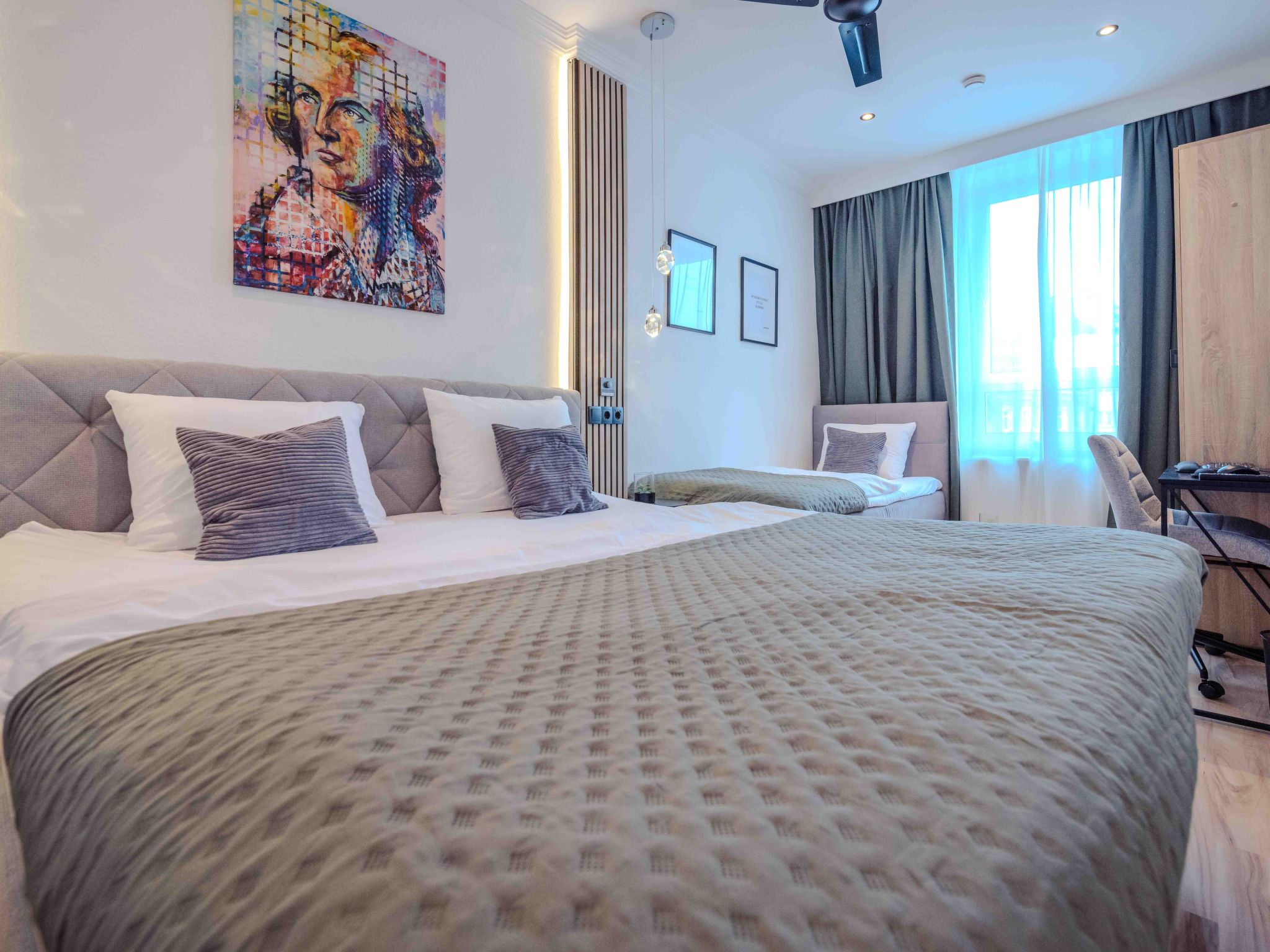Appartement Schiller Apartment im Zentrum von Hof. Küche, Parkplatz, 250MBit Wlan – Chambre, photo 18 sur 57