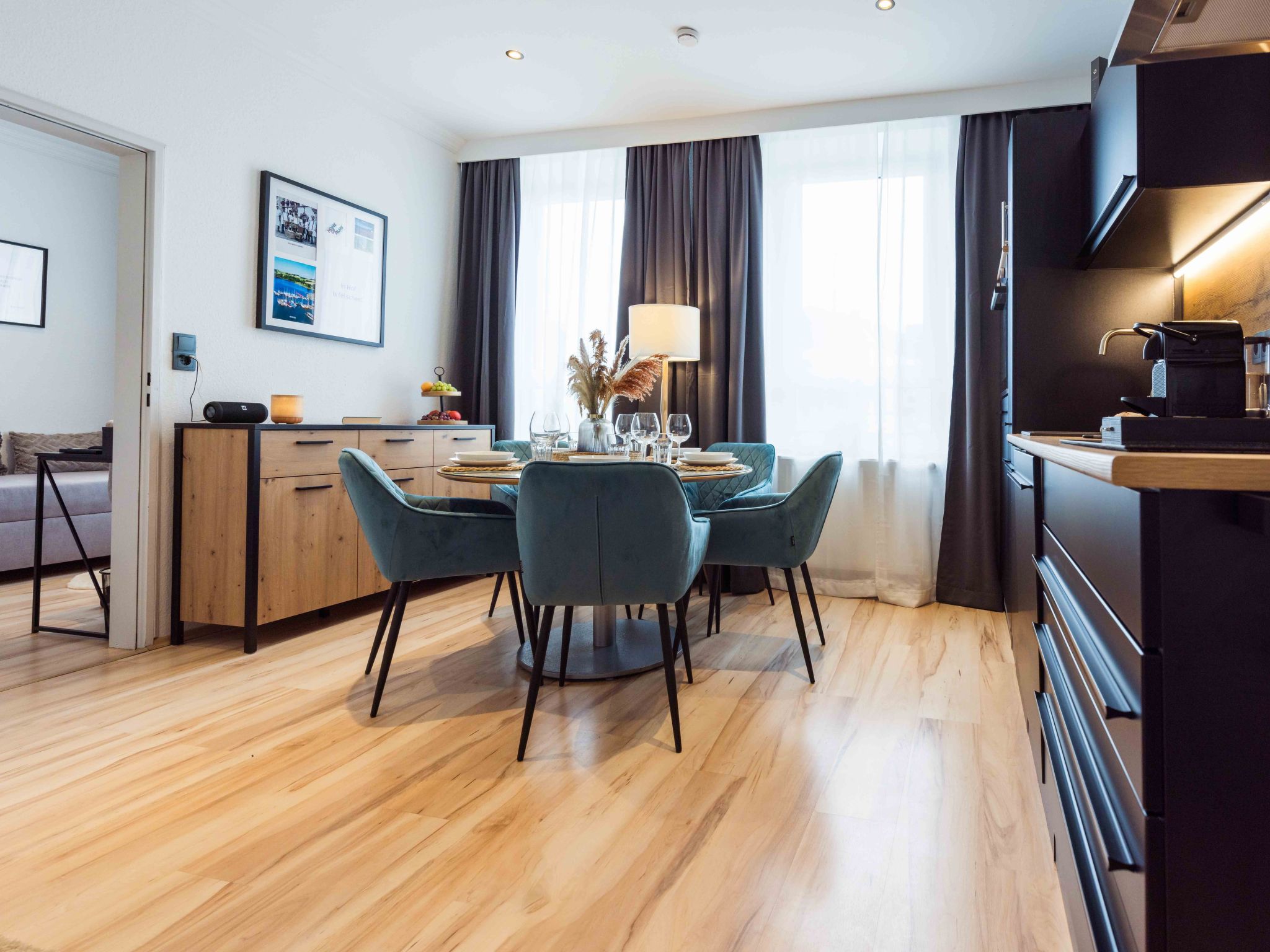 Appartement Schiller Apartment im Zentrum von Hof. Küche, Parkplatz, 250MBit Wlan – Cuisine et coin repas, photo 32 sur 57