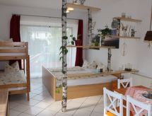 Vrijstaande vakantiewoning met grote tuin in Neundorf, direct aan het Thüringer Woud - thumbnail 1