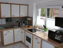 Vrijstaande vakantiewoning met grote tuin in Neundorf, direct aan het Thüringer Woud - thumbnail 4