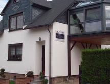 Helle Wohnung in Frankenhain mit Grill