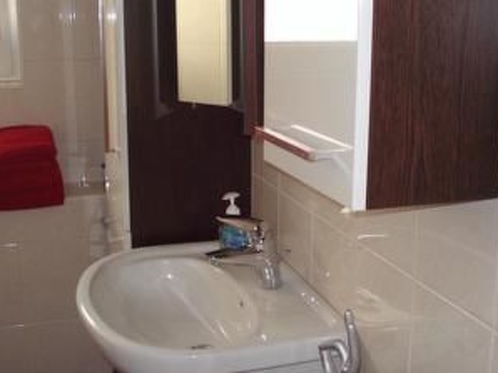 Helle Wohnung in Frankenhain mit Grill-Drinnen