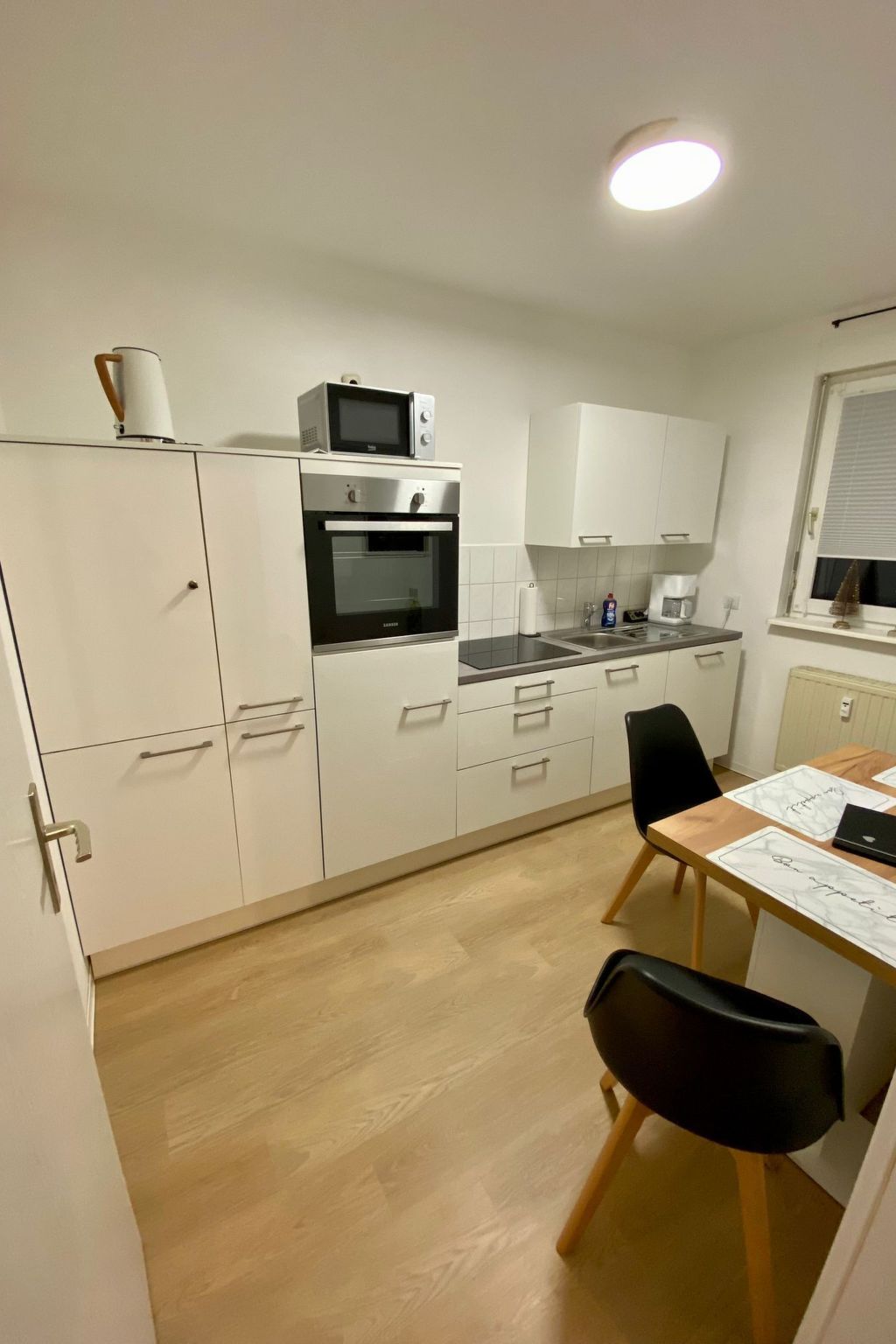 Moderne und gemütliche Ferienwohnung in Zwickau free Wifi und Netflix-Image-tags.info