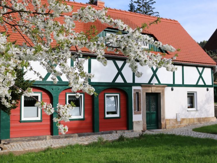 Appartement mit Garten, Grill und Terrasse