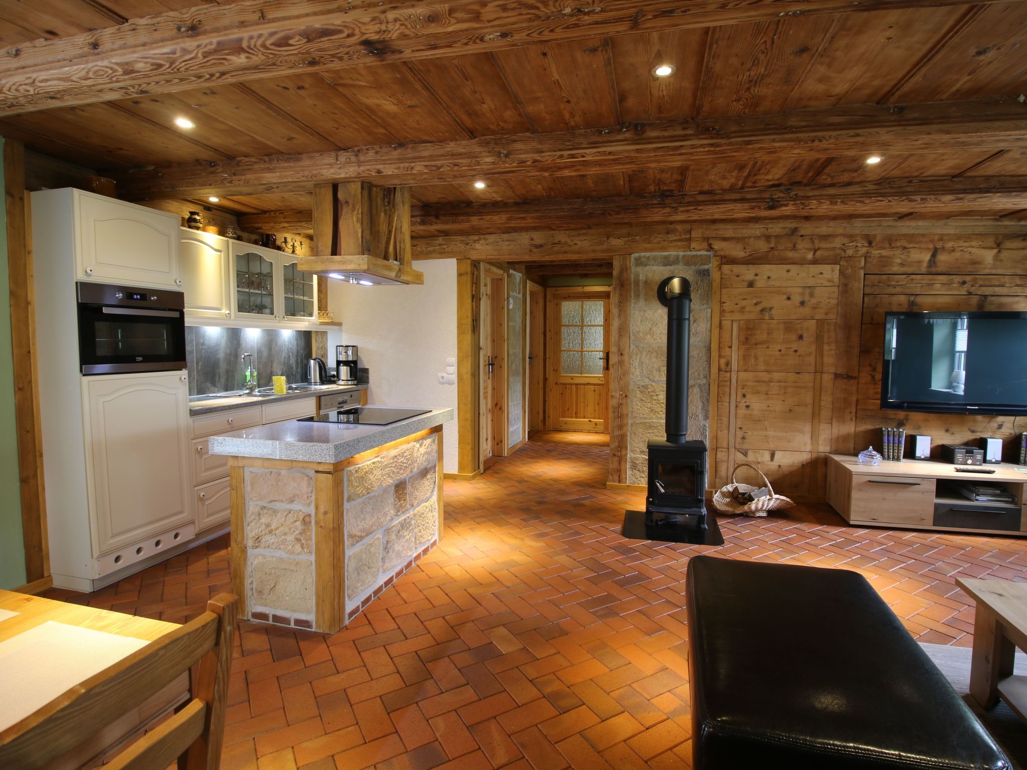 Appartement mit Garten, Grill und Terrasse-Binnen