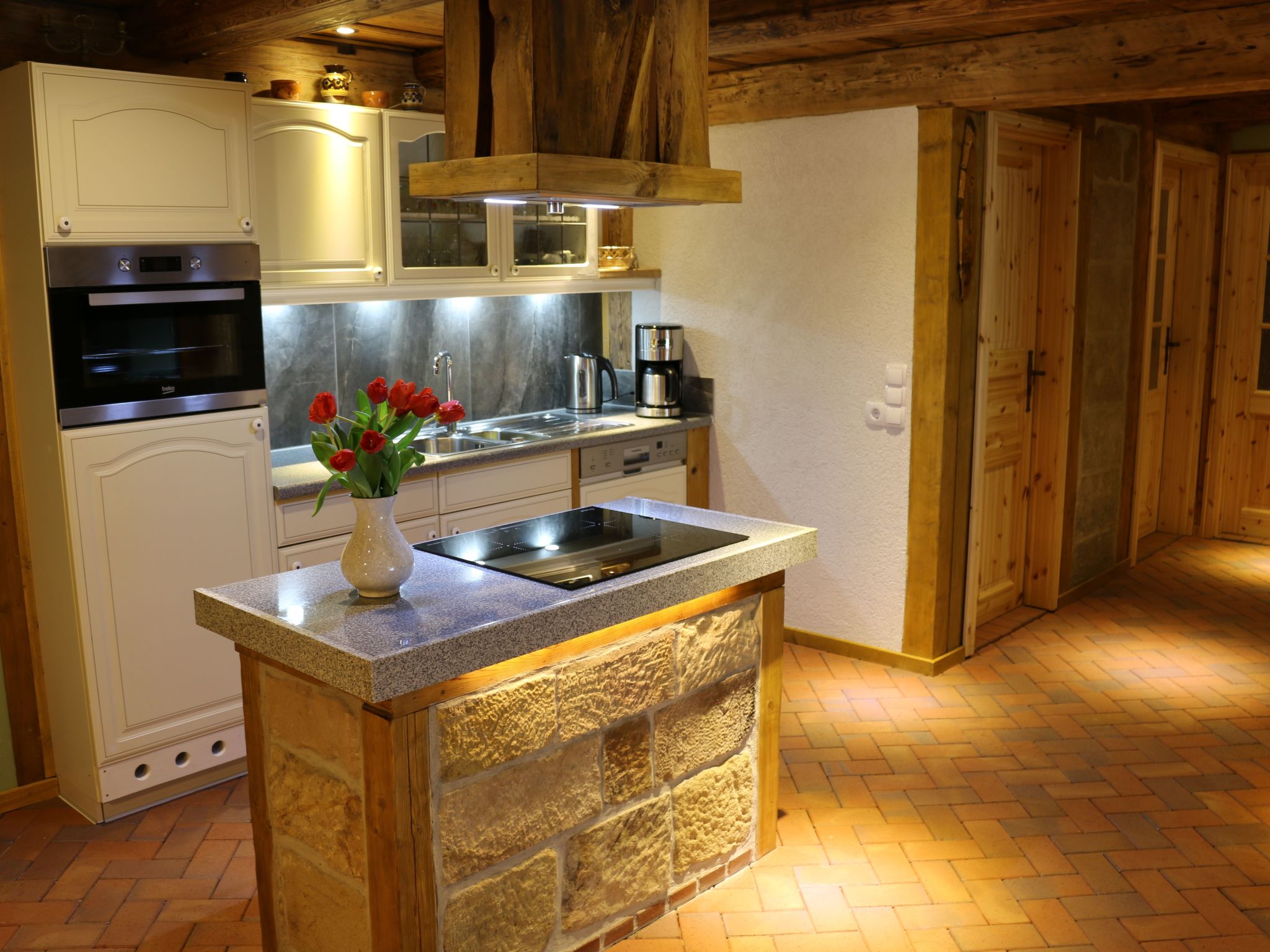 Appartement mit Garten, Grill und Terrasse-Binnen