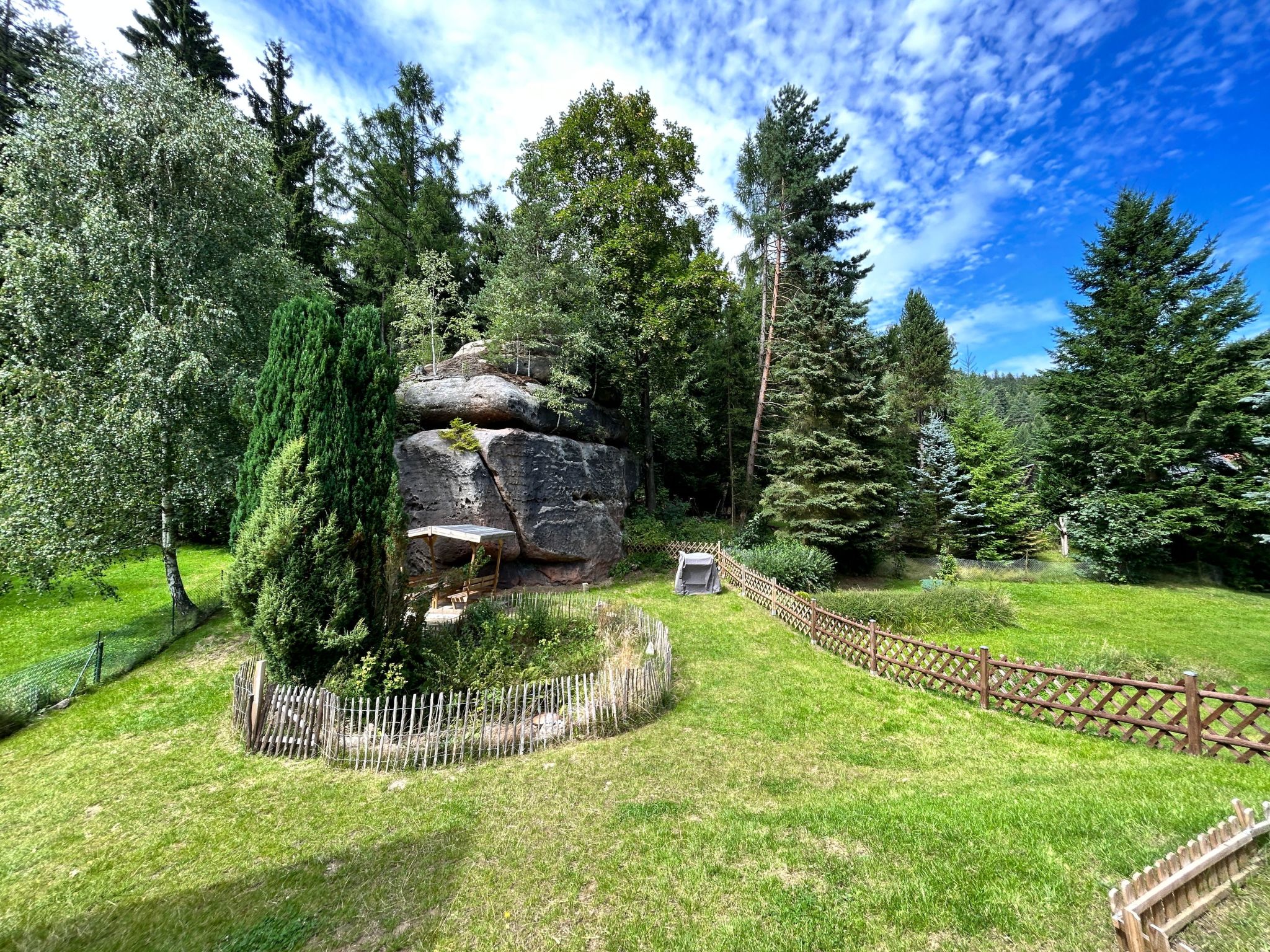 Waldferienhaus Dunja mit Sauna, Whirlpool, direkt am Waldrand, Kletterfelsen-Image-tags.info