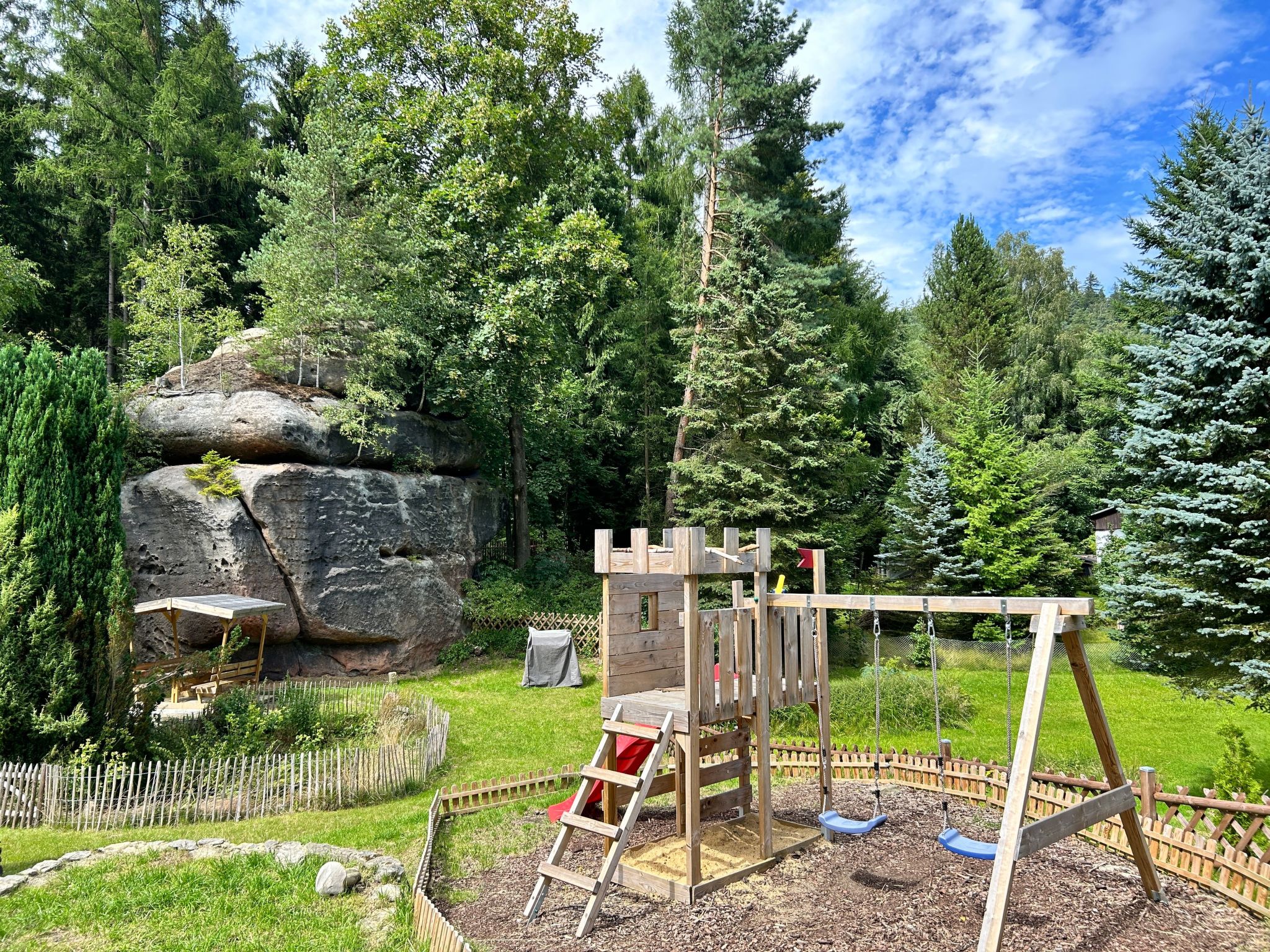 Waldferienhaus Dunja mit Sauna, Whirlpool, direkt am Waldrand, Kletterfelsen-Image-tags.info