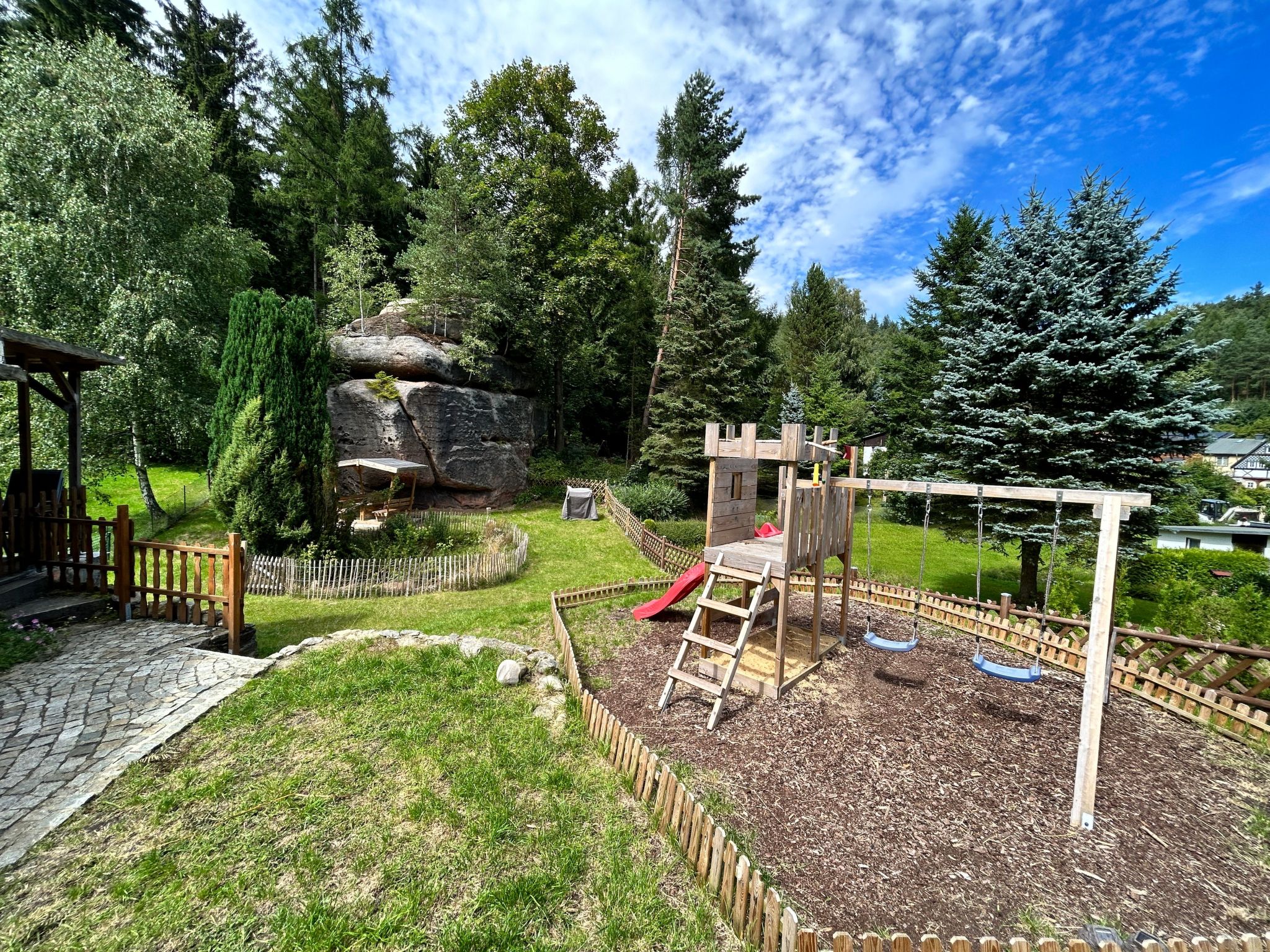 Waldferienhaus Dunja mit Sauna, Whirlpool, direkt am Waldrand, Kletterfelsen-Image-tags.info