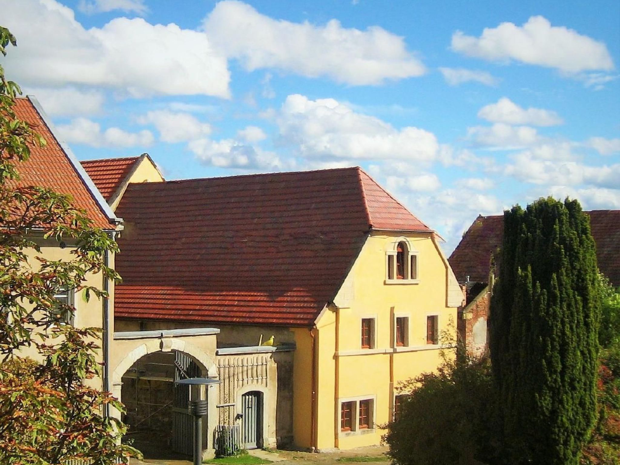 Mit Garten, Grill und Terrasse-Drinnen