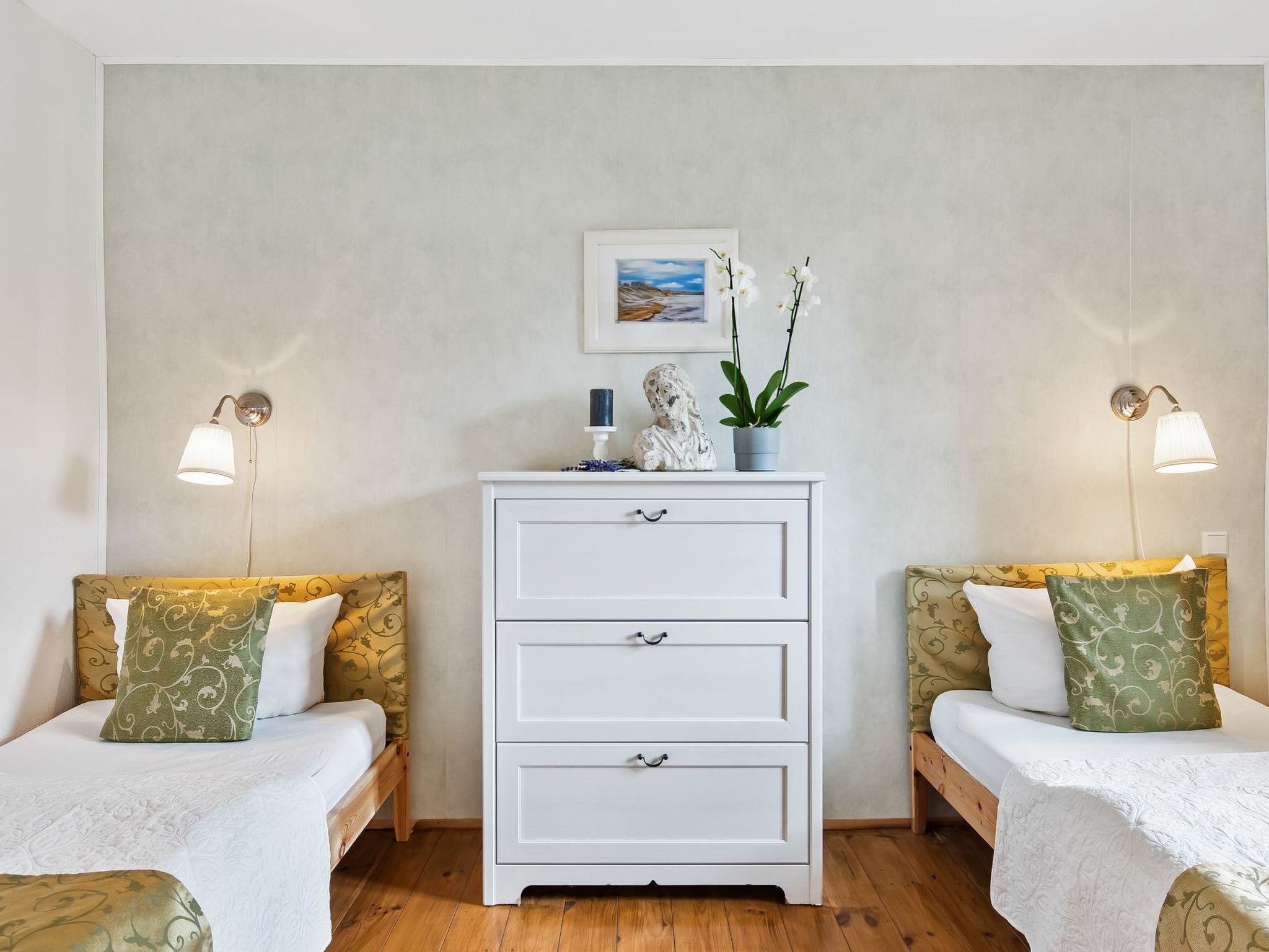 Mit Garten, Grill und Terrasse-Drinnen