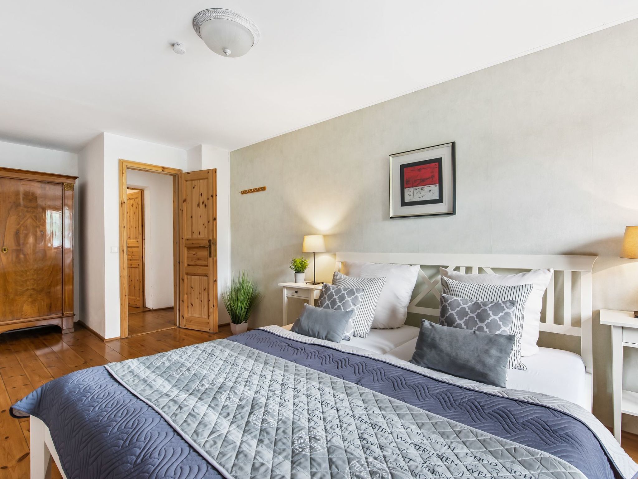 mit Garten, Grill und Terrasse