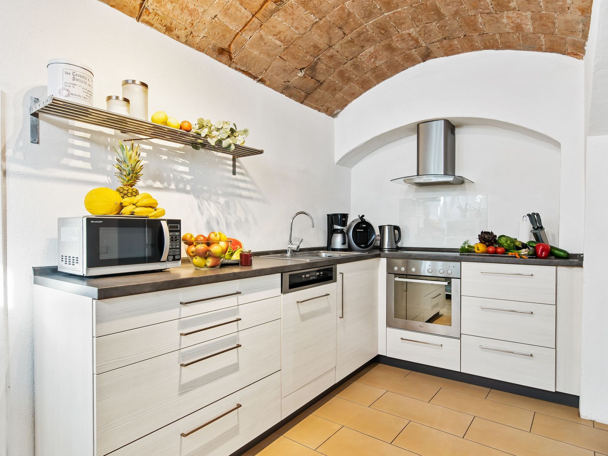 Mit Garten, Grill und Terrasse-Drinnen