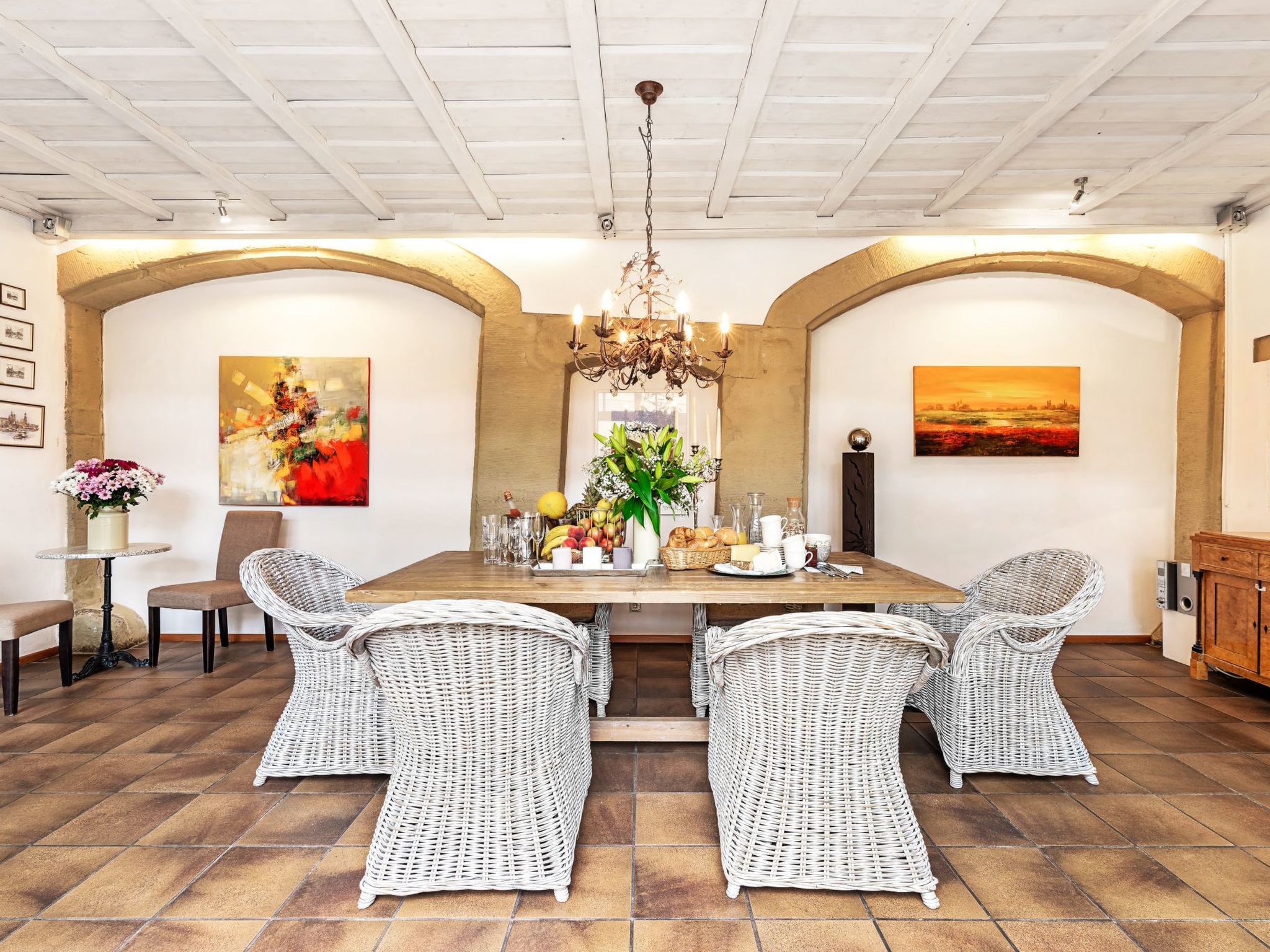 Villa mit Garten, Grill und Terrasse-Drinnen