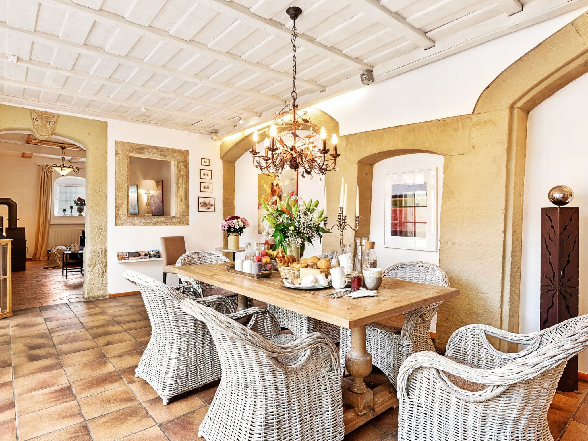 Villa mit Garten, Grill und Terrasse-Drinnen