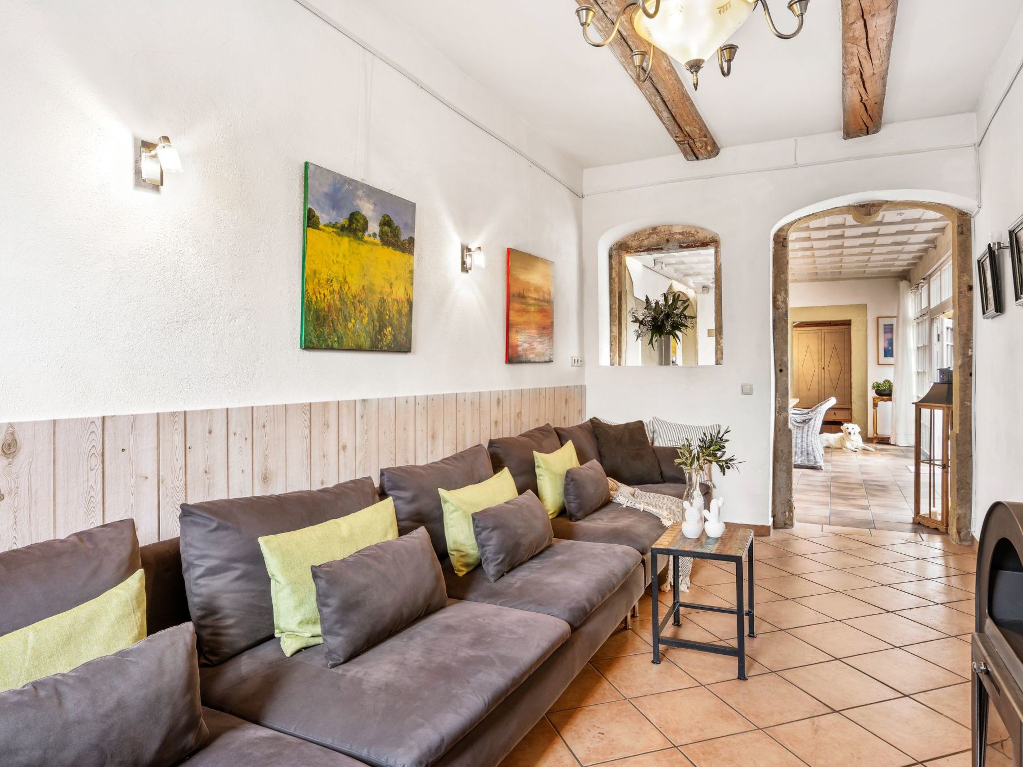 Villa mit Garten, Grill und Terrasse-Drinnen