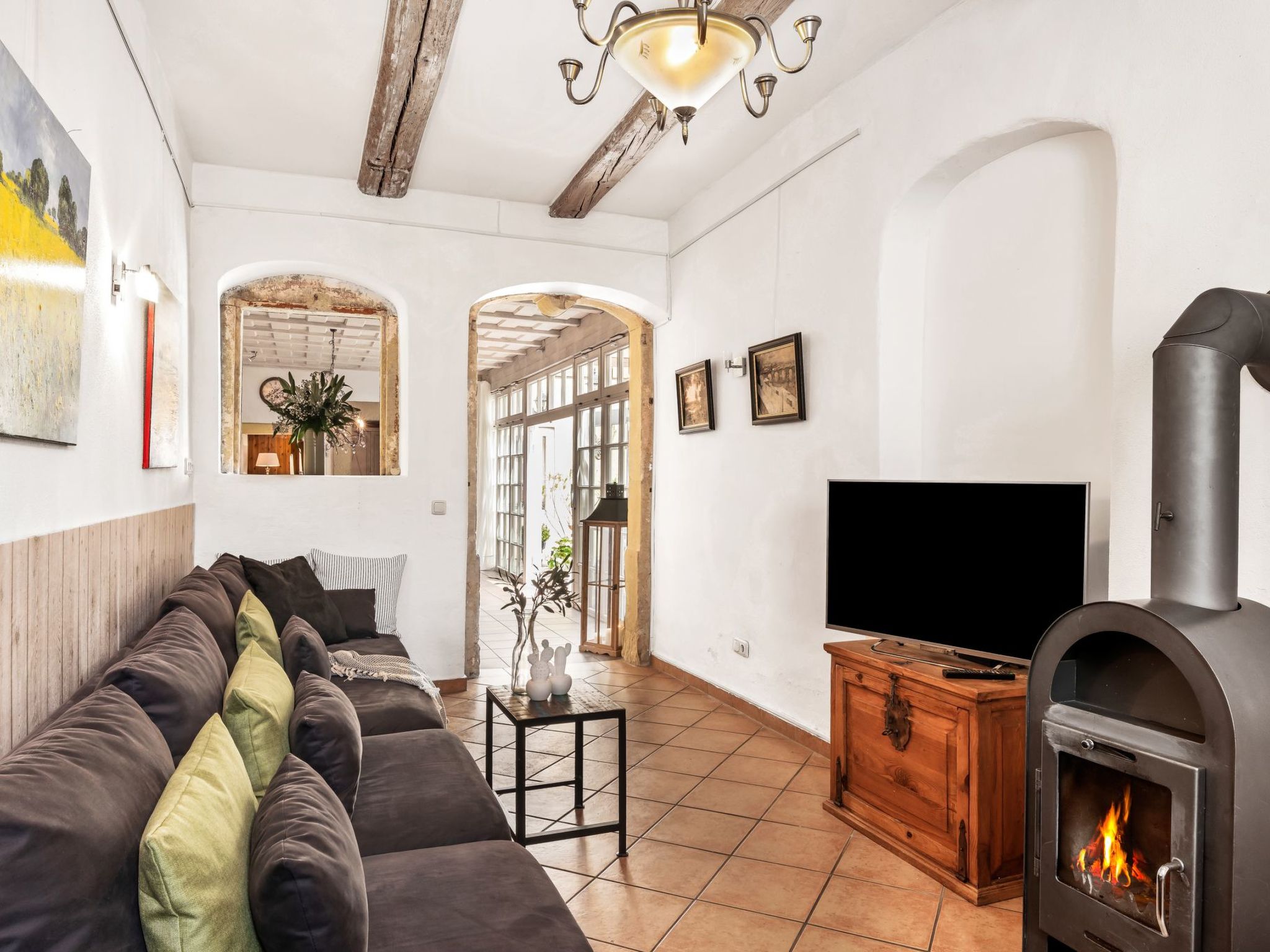 Villa mit Garten, Grill und Terrasse-Drinnen