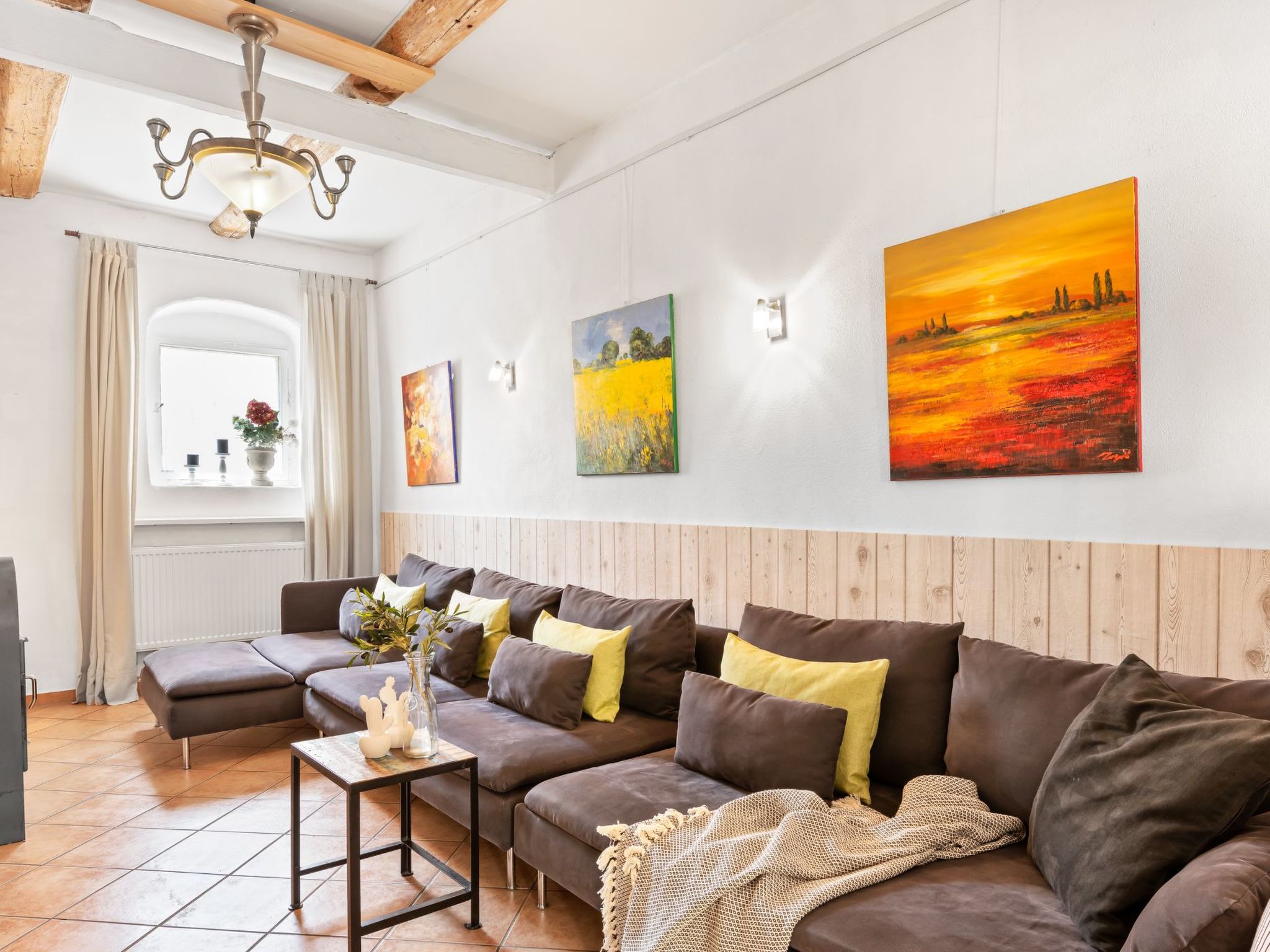 Villa mit Garten, Grill und Terrasse-Drinnen