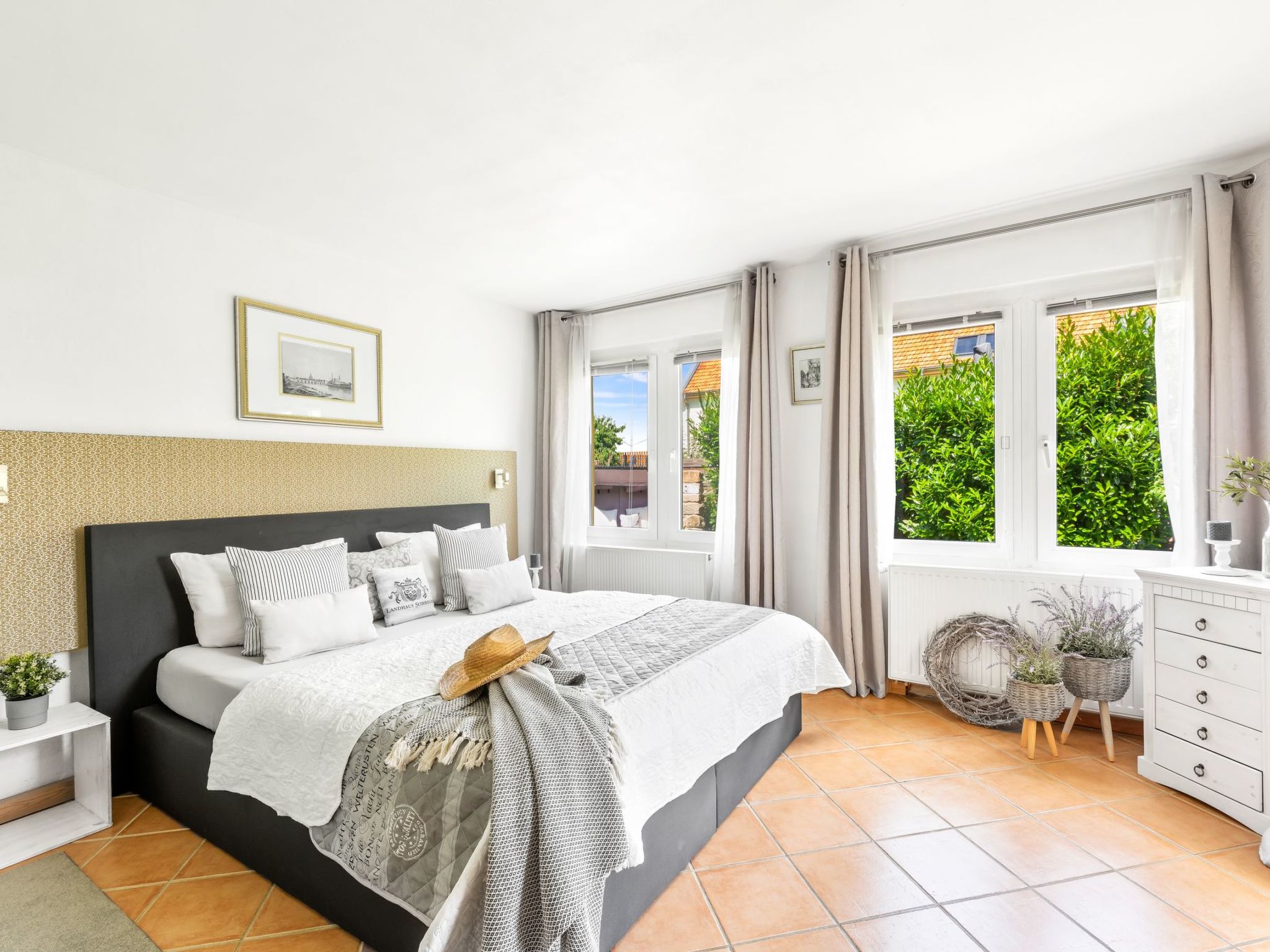 Villa mit Garten, Grill und Terrasse-Drinnen