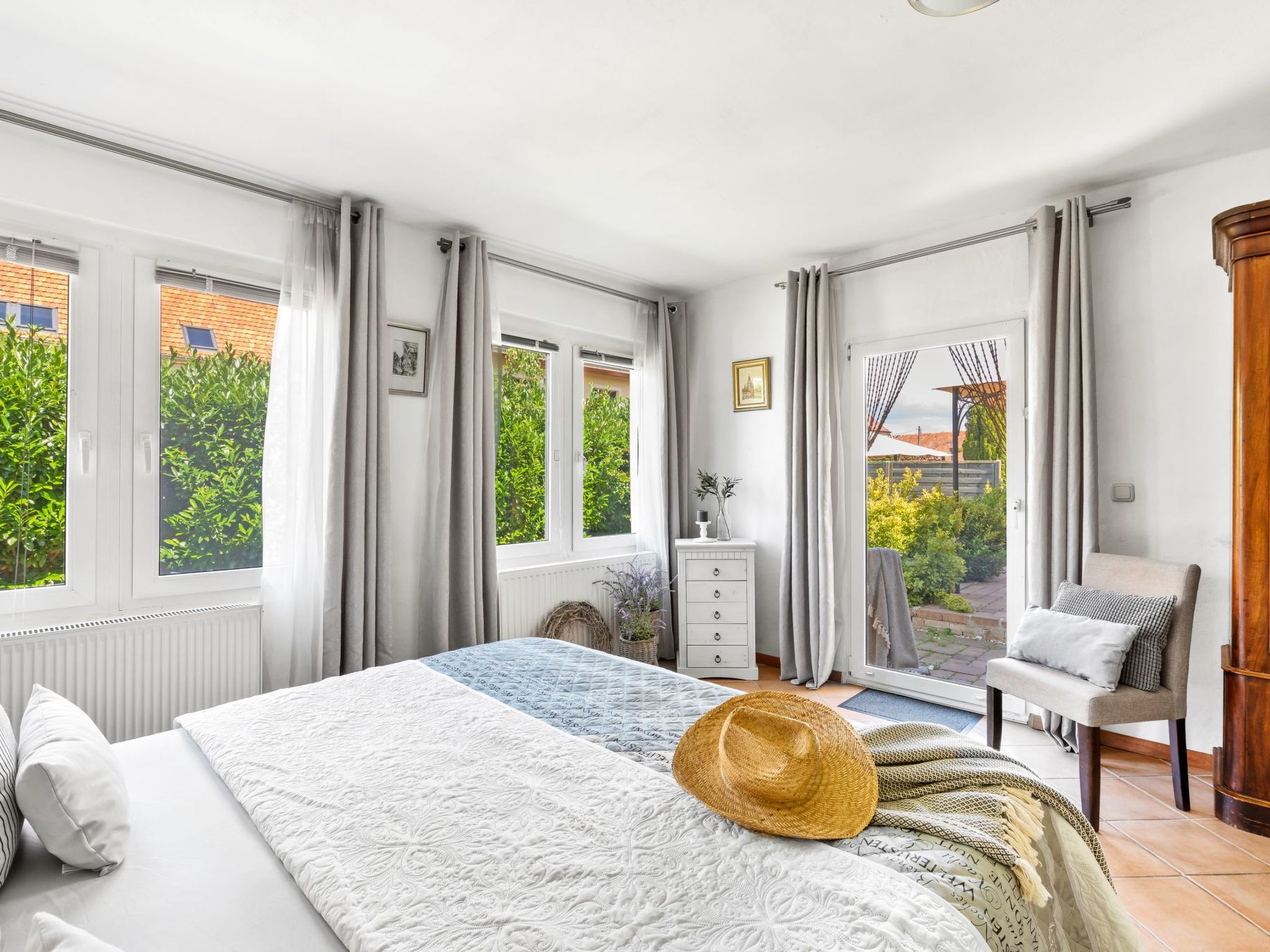 Villa mit Garten, Grill und Terrasse-Drinnen