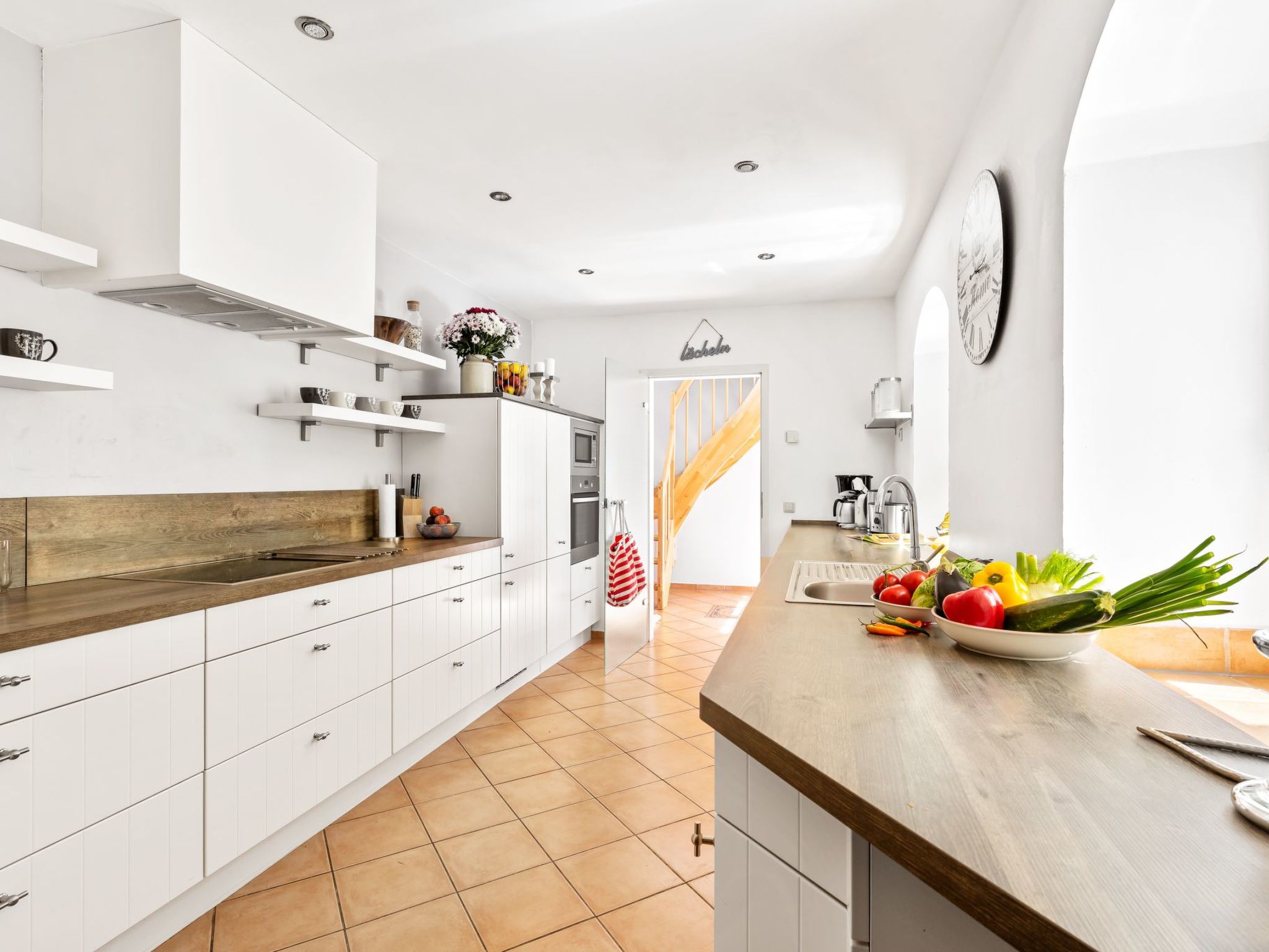 Villa mit Garten, Grill und Terrasse-Drinnen