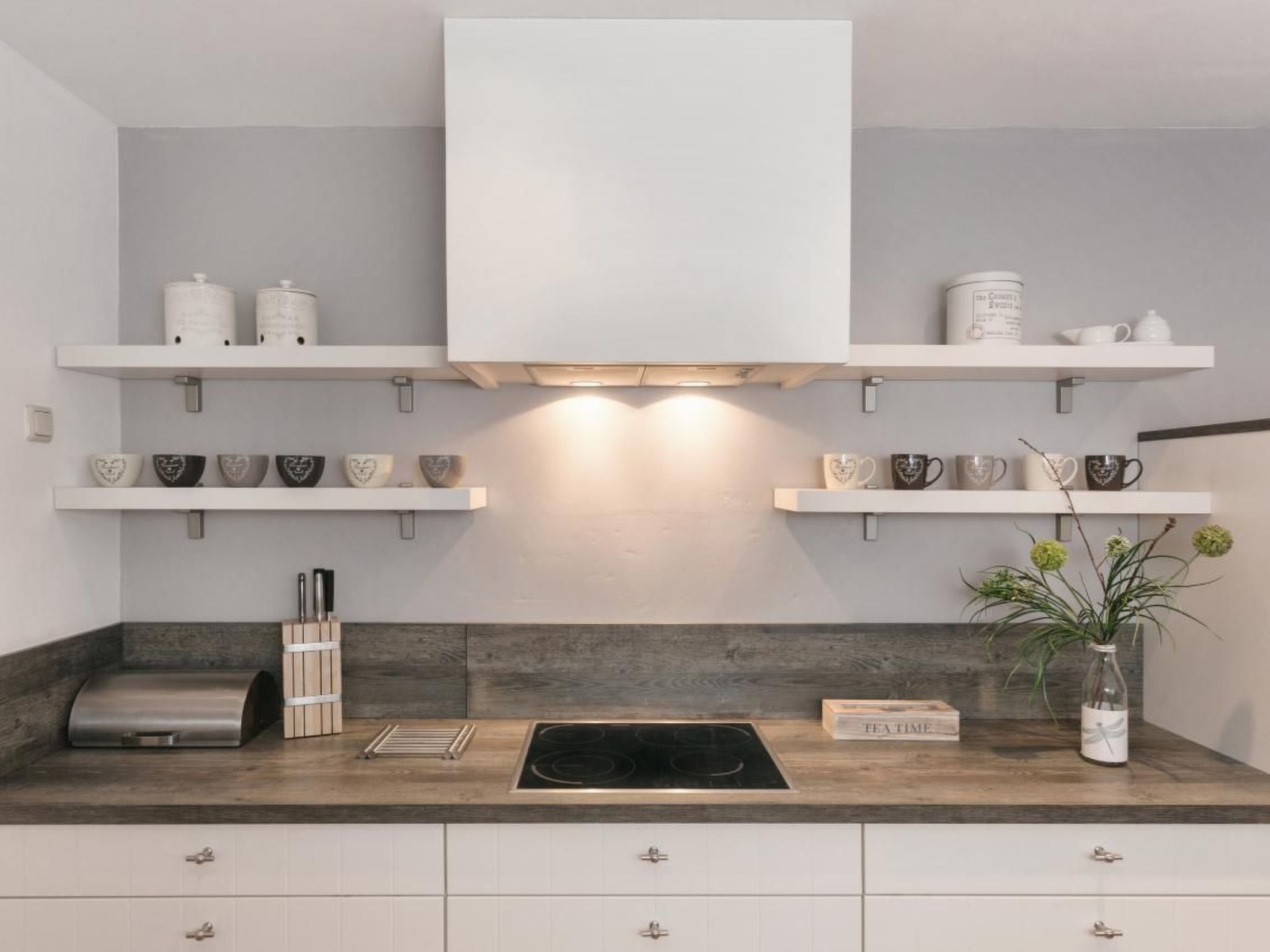 Villa mit Garten, Grill und Terrasse-Drinnen