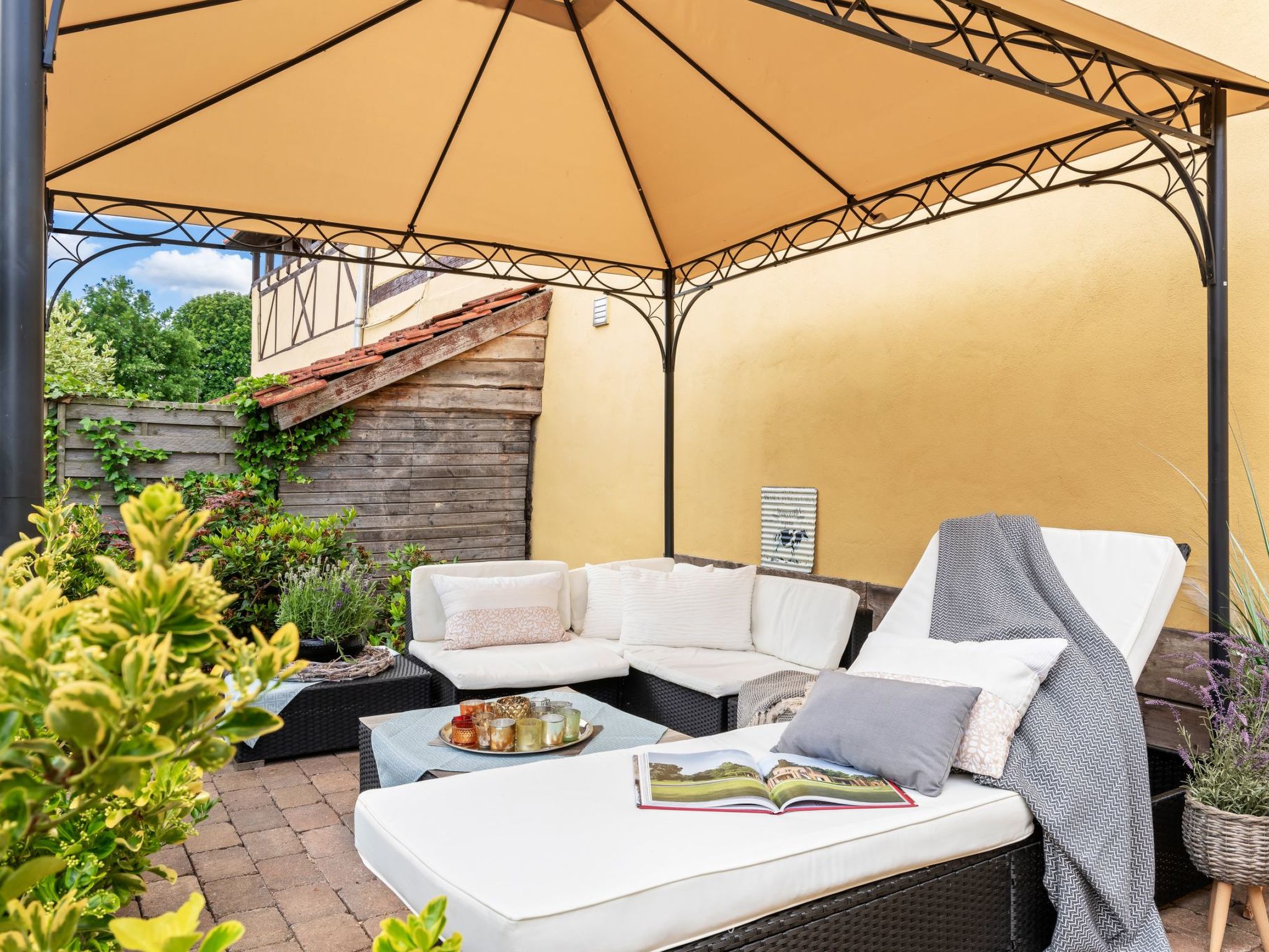 Villa mit Garten, Grill und Terrasse-Drinnen