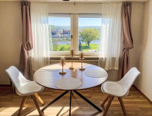 Knus appartement in Pirna met zonnig terras en bergzicht - thumbnail 5