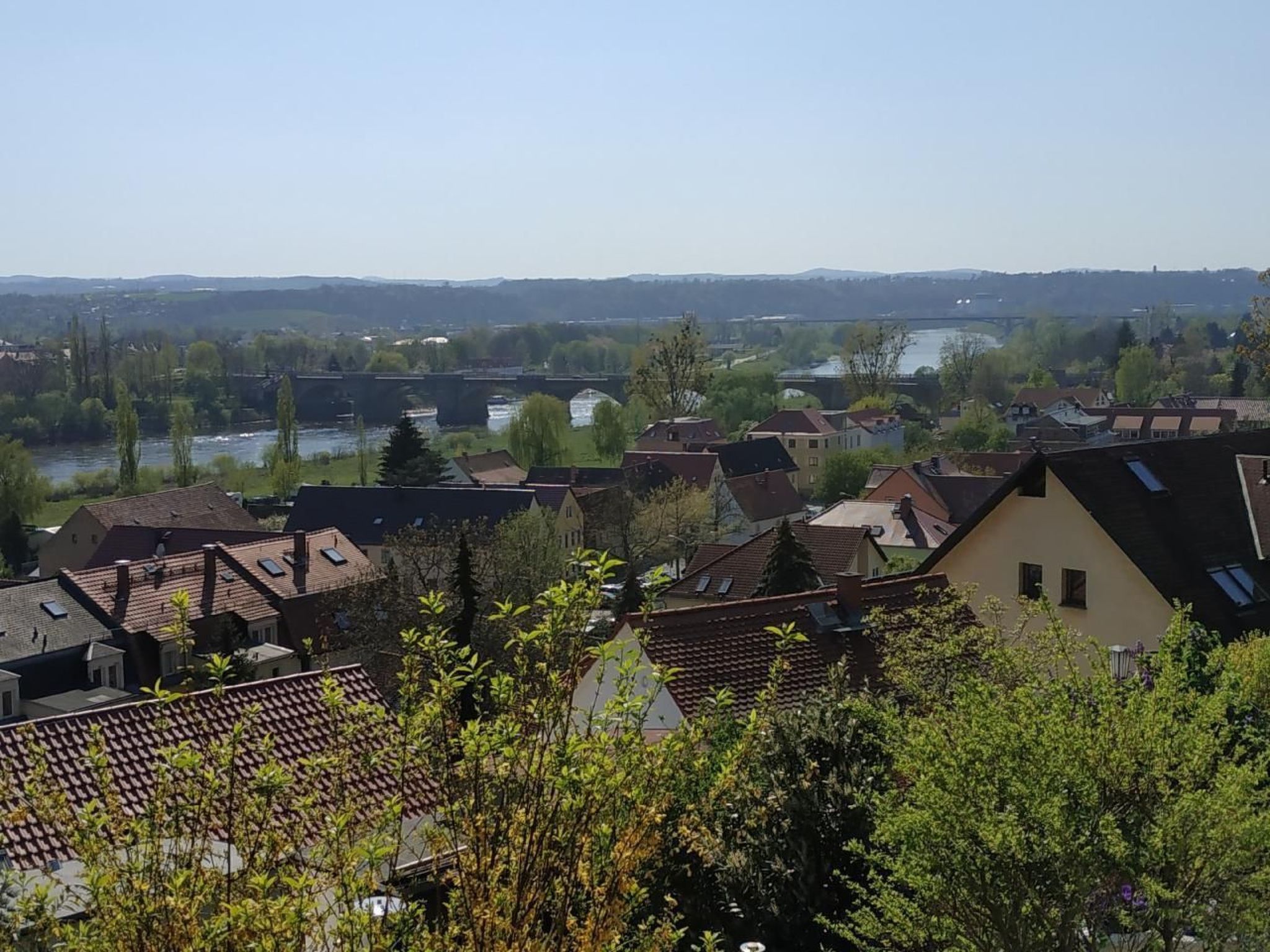 In Pirna mit Schöner Terrasse-Drinnen