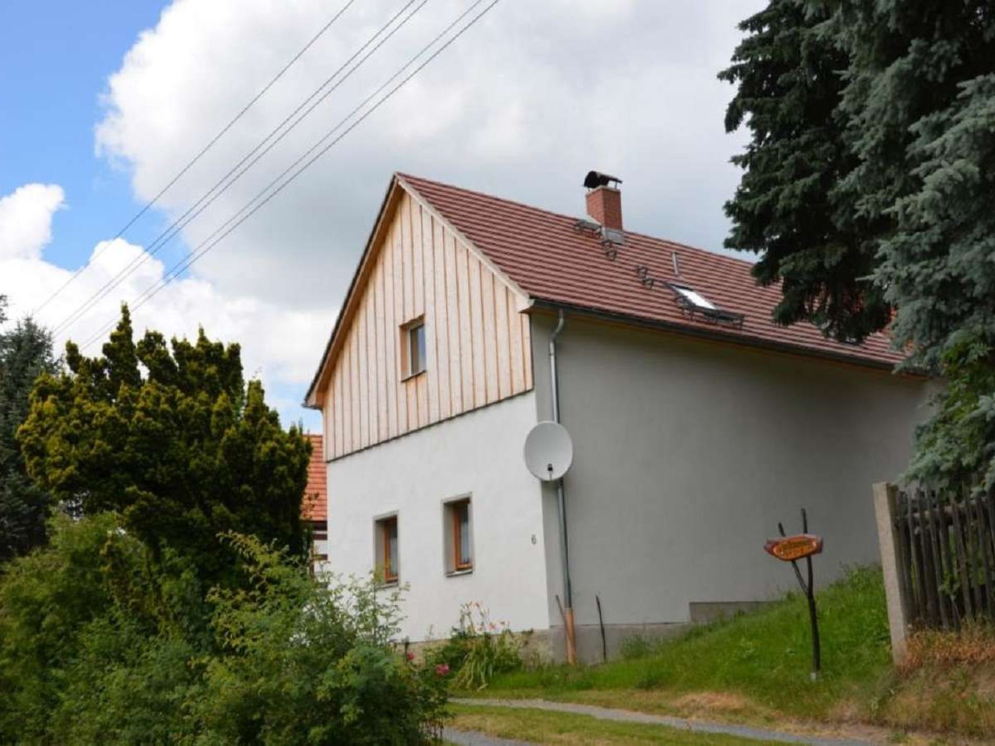 in Naundorf mit Grill und Terrasse