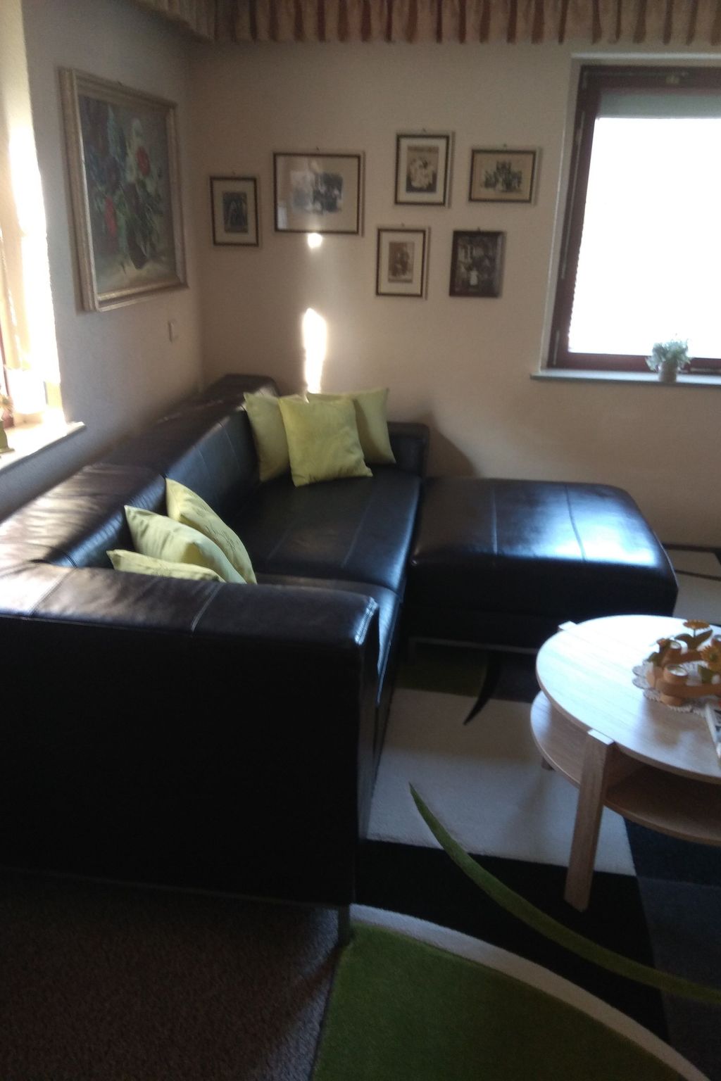 Mit eigenem Parkplatz-Inside