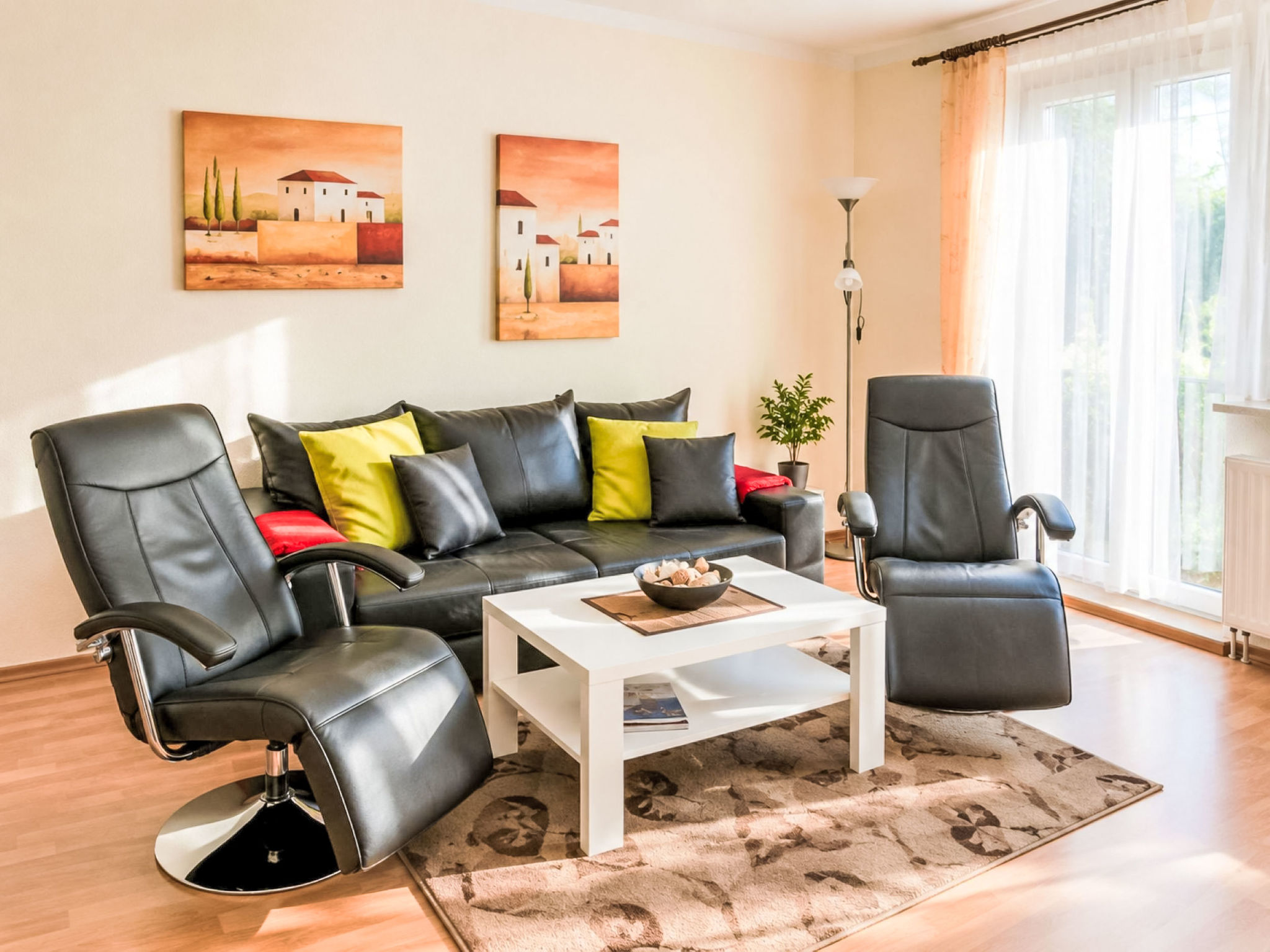 Fewo 2 Schneider – Südstadt · Dachterrasse WLAN — Living Room (1 of 12)