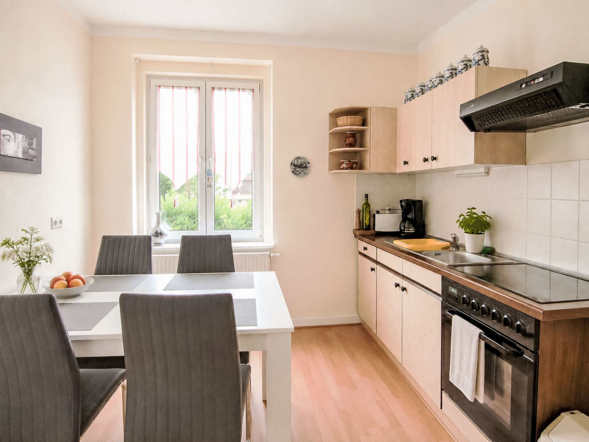 Fewo 2 Schneider – Südstadt · Dachterrasse WLAN - Binnen