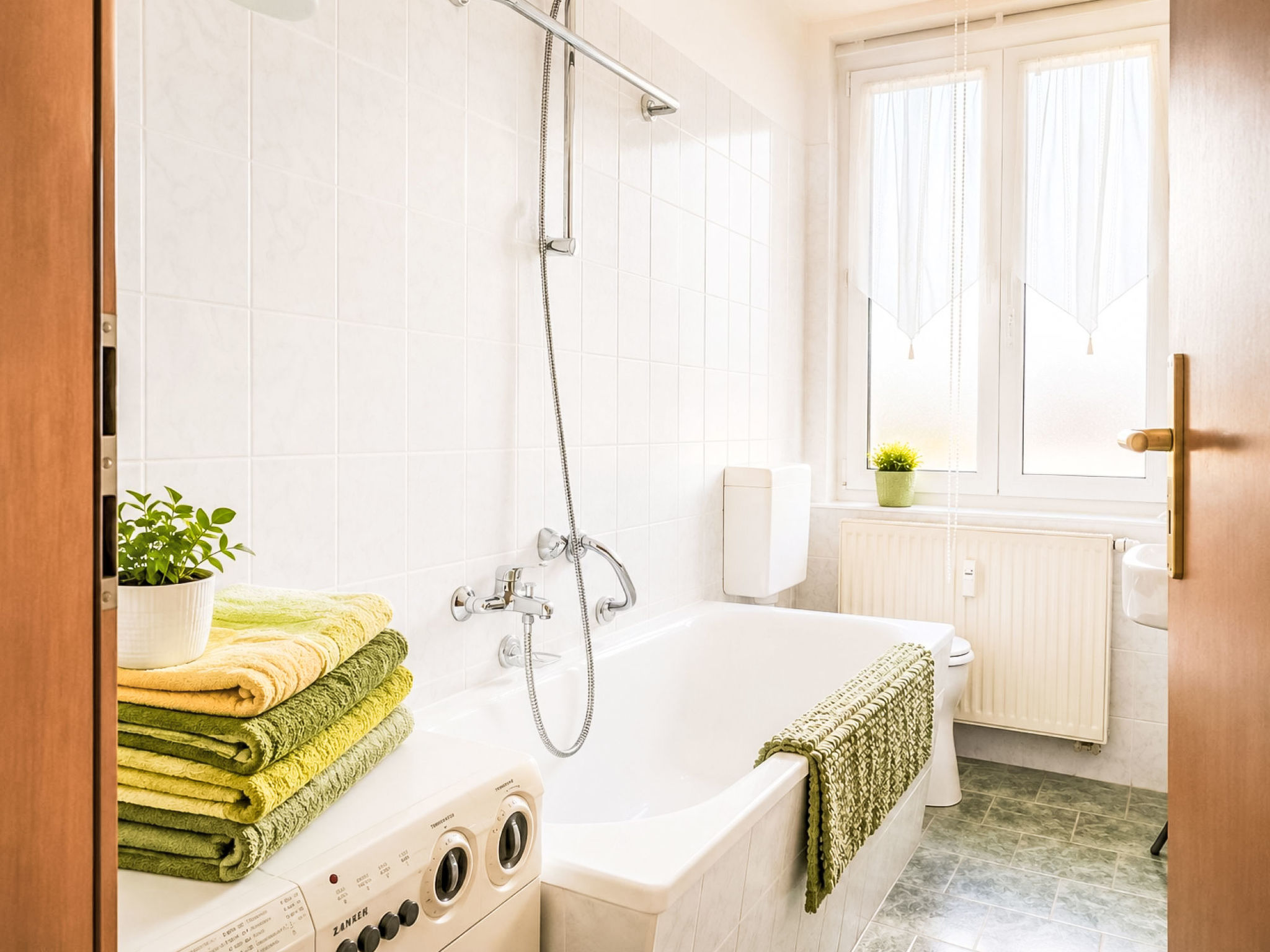 Fewo 2 Schneider – Südstadt · Dachterrasse WLAN - Binnen