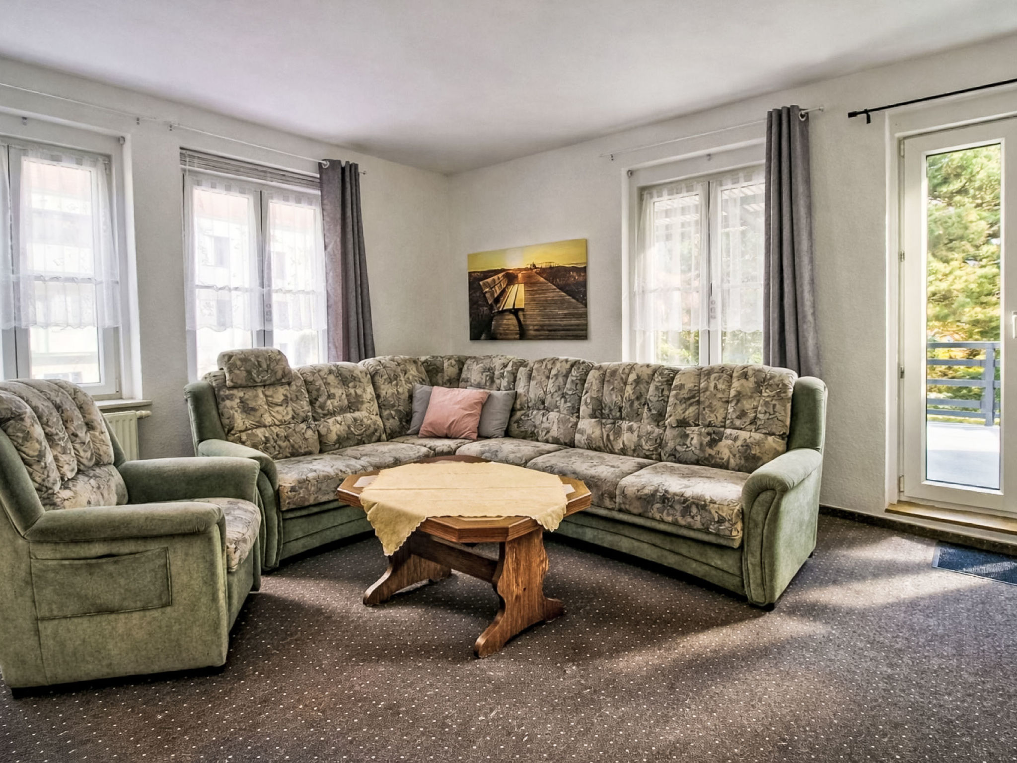  — Living Room (5 of 13)