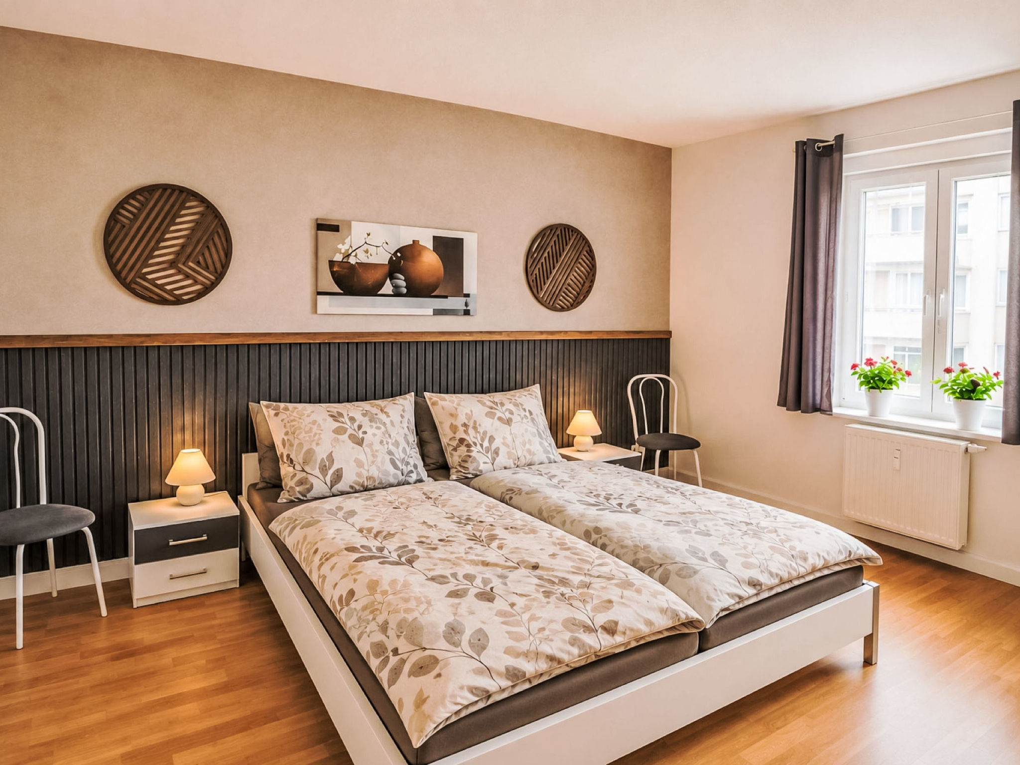  — Bedroom (1 of 13)