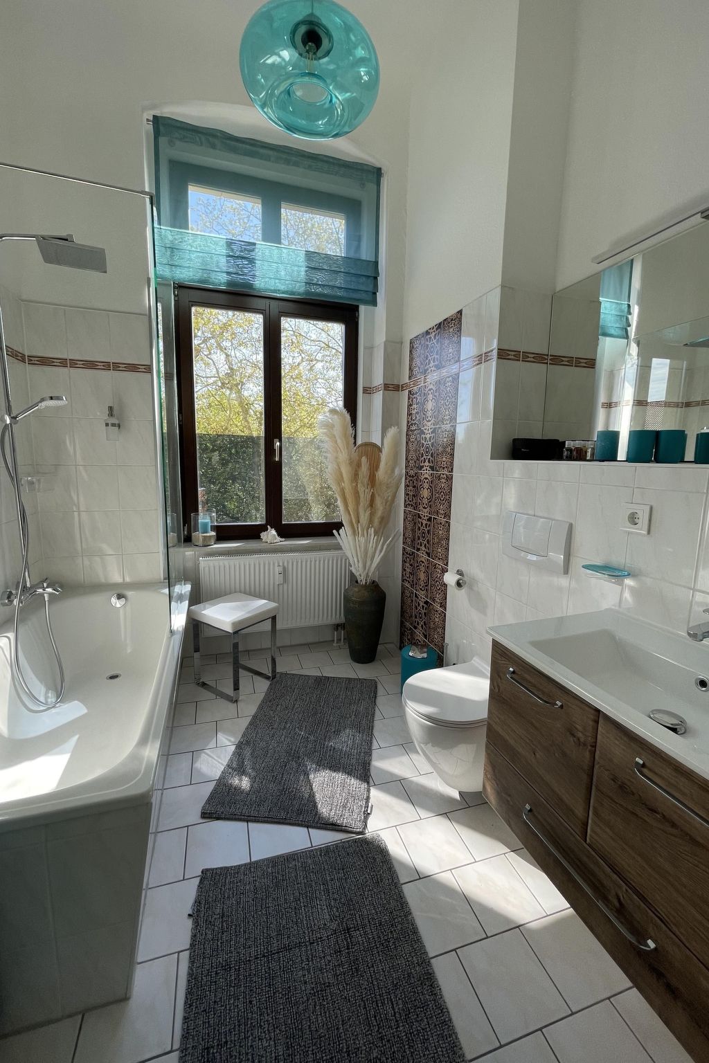 Design Apartment II, hell, 35 Quadratmeter, Zentral zu Grenze Altstadt Park, Gr-Image-tags.info