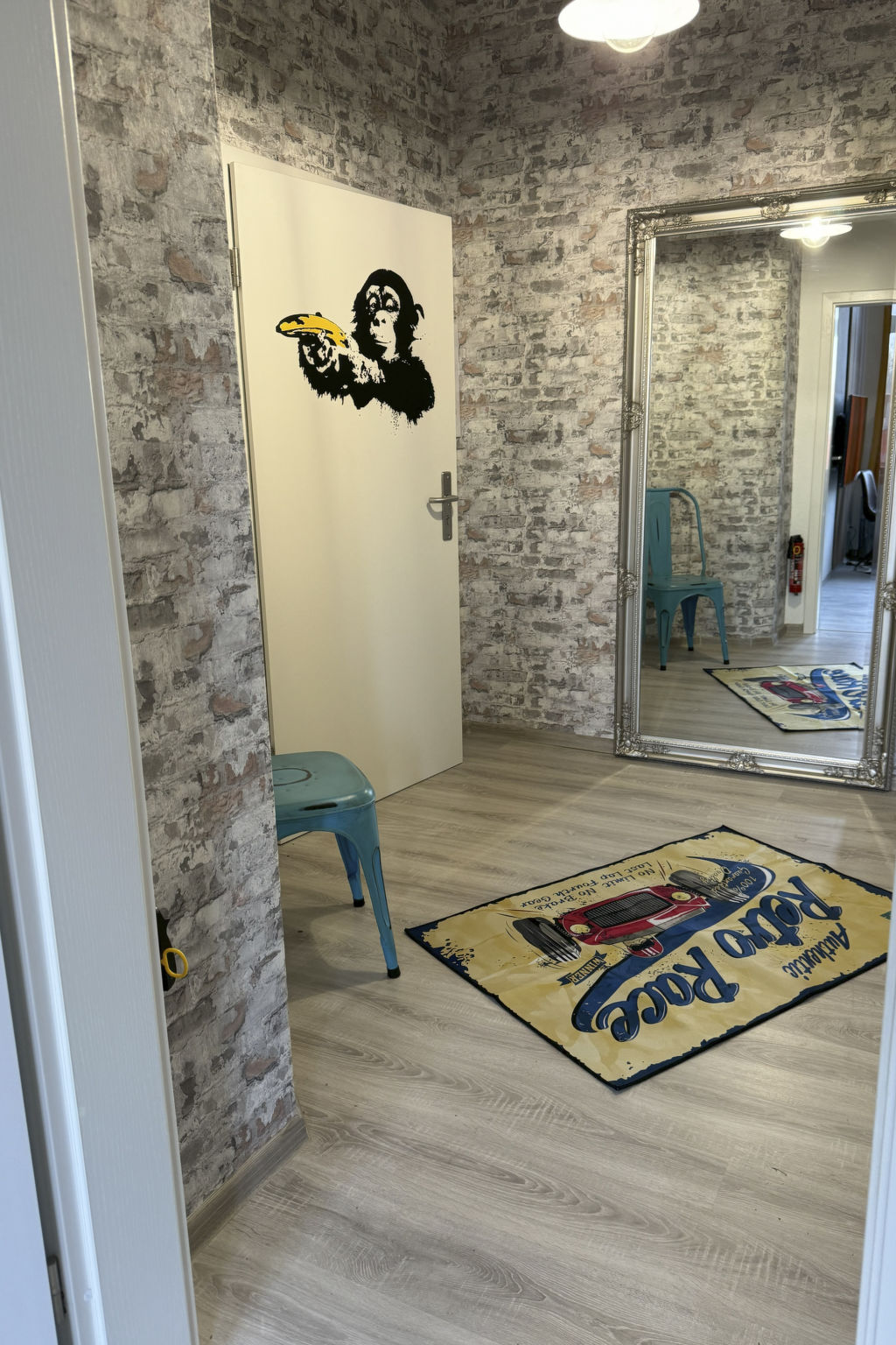 Design Apartment III, hell, 35 Quadratmeter, Zentral zu Grenze Altstadt Park, G-Image-tags.info