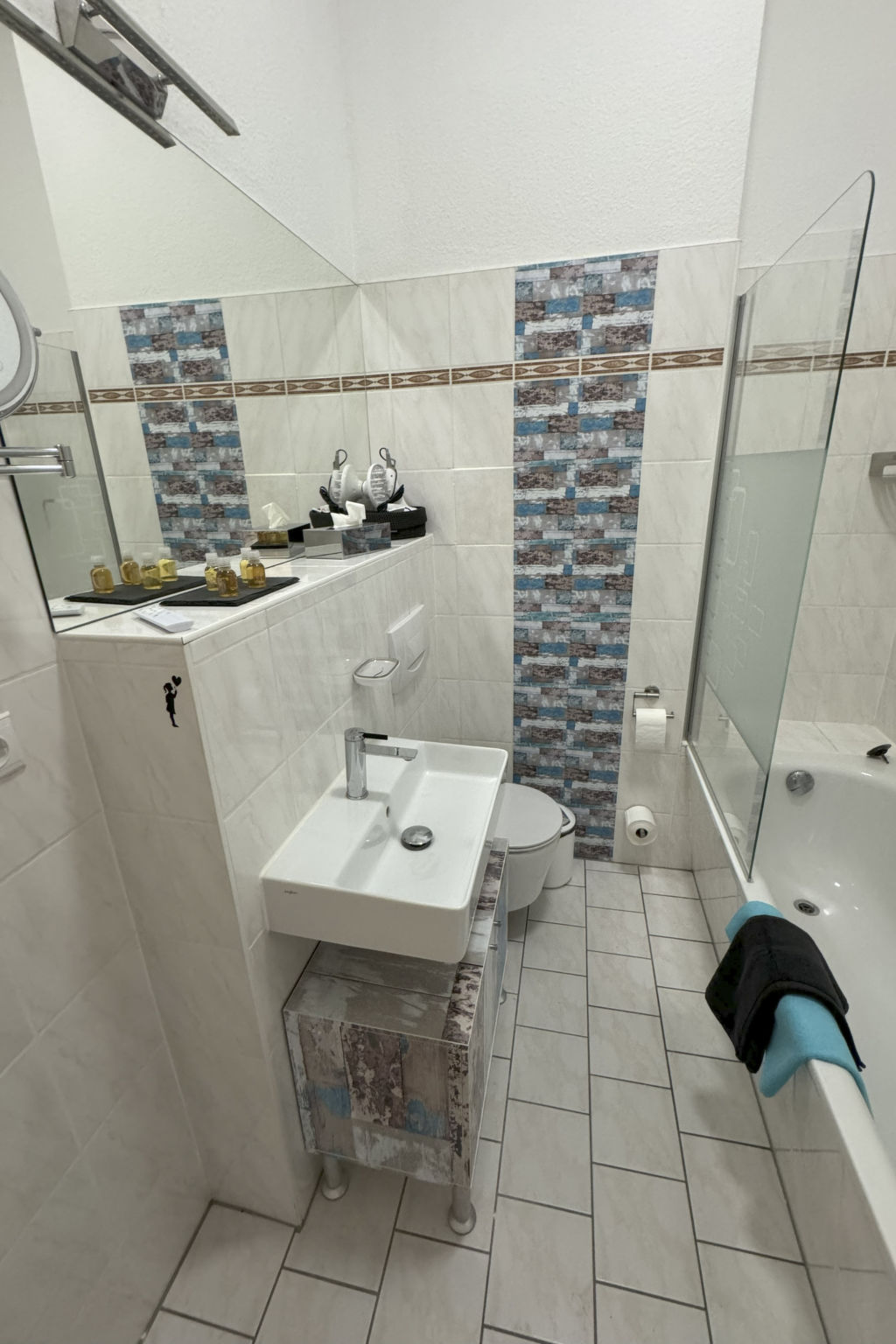 Design Apartment III, hell, 35 Quadratmeter, Zentral zu Grenze Altstadt Park, G-Image-tags.info