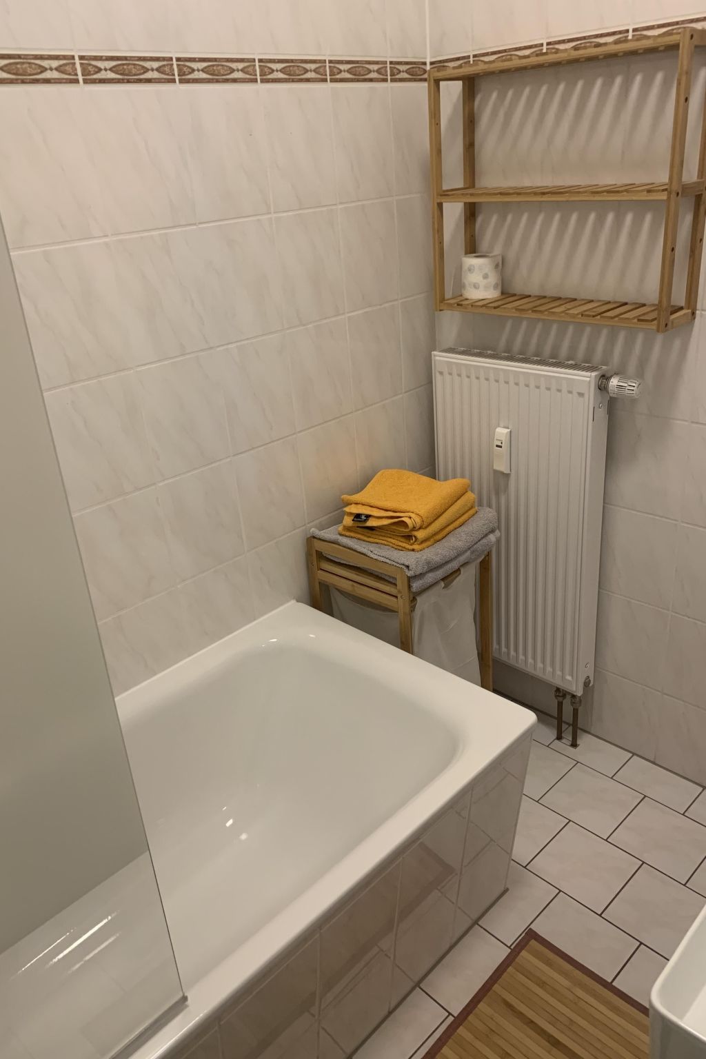 Design Apartment I, hell, 35 Quadratmeter, Zentral zu Grenze Altstadt Park, Gra-Image-tags.info