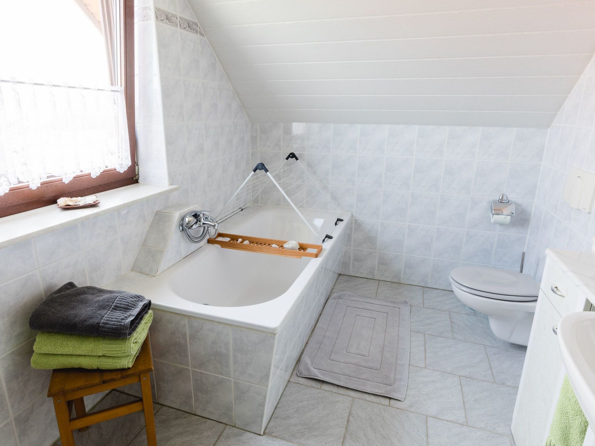 Mit Parkplatz und Fahrradunterstellmöglichkeit mit Balkon nah am Wald-Image-tags.info