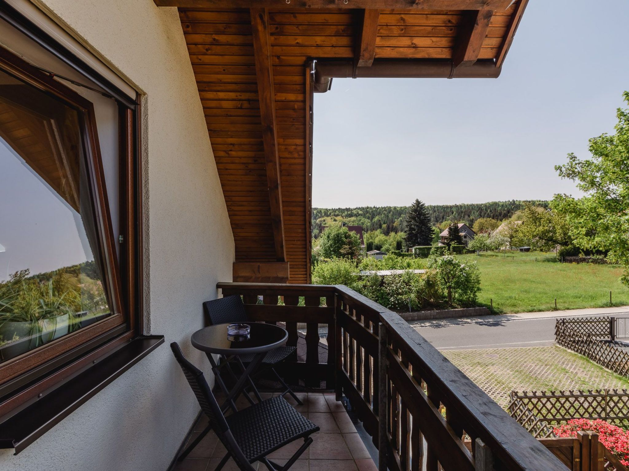 Mit Parkplatz und Fahrradunterstellmöglichkeit mit Balkon nah am Wald-Image-tags.info