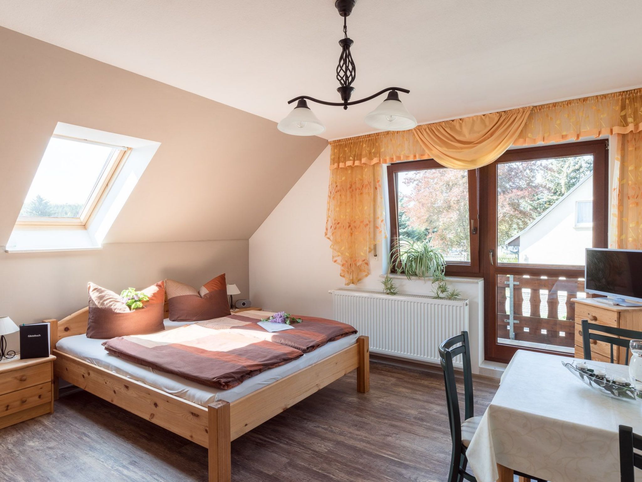 Mit Parkplatz und Fahrradunterstellmöglichkeit mit Balkon nah am Wald-Image-tags.info