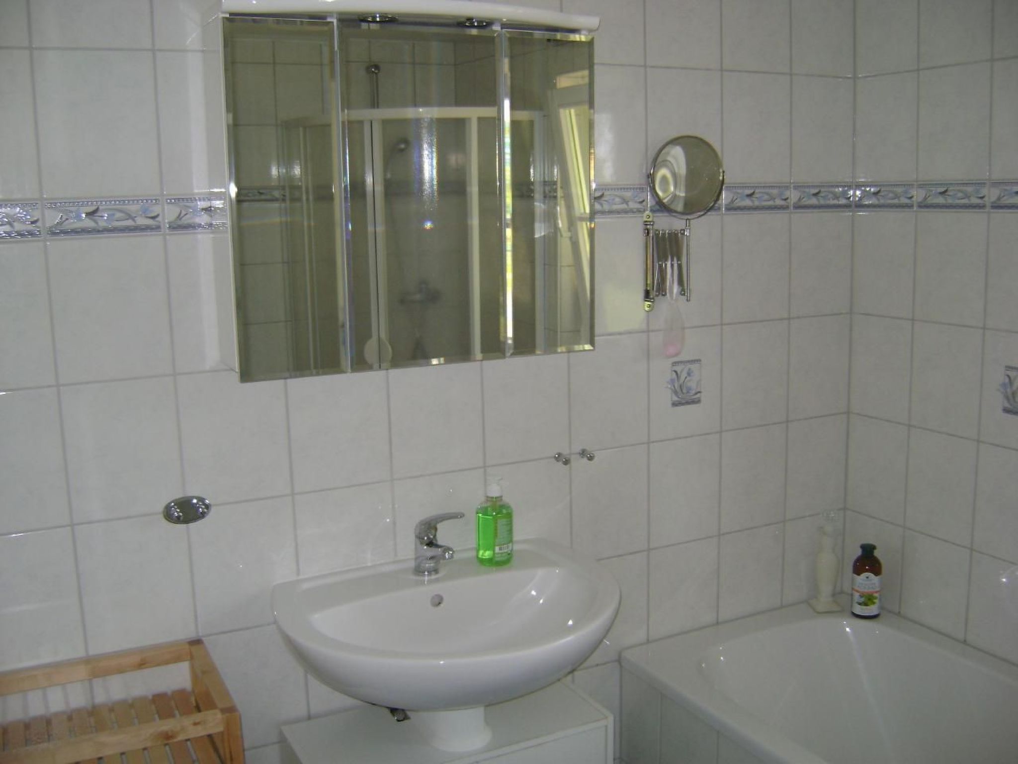 Mit Blick auf die Berge-Dedans