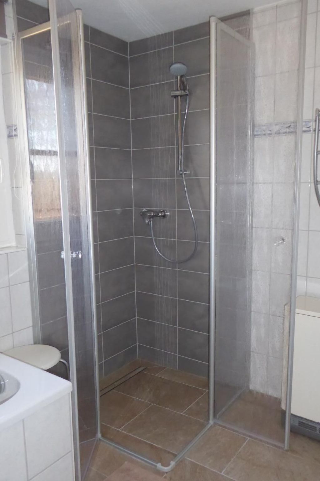 Mit Blick auf die Berge-Dedans