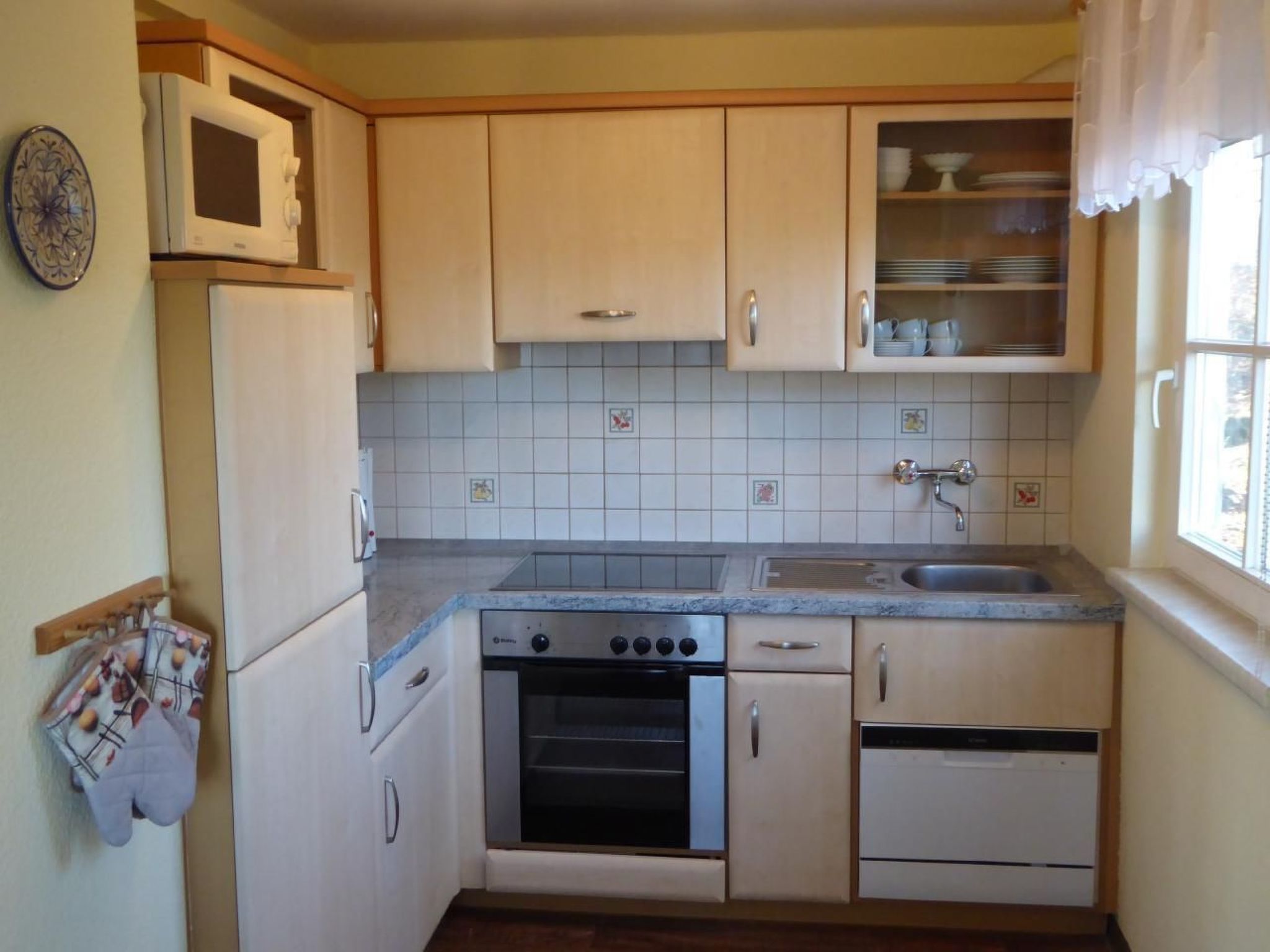 Mit Blick auf die Berge-Dedans