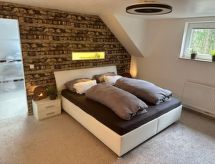 Luxe 4-persoons appartement met whirlpool & tuin in Bad Elster - thumbnail 1