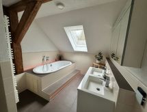 Luxe 4-persoons appartement met whirlpool & tuin in Bad Elster - thumbnail 3